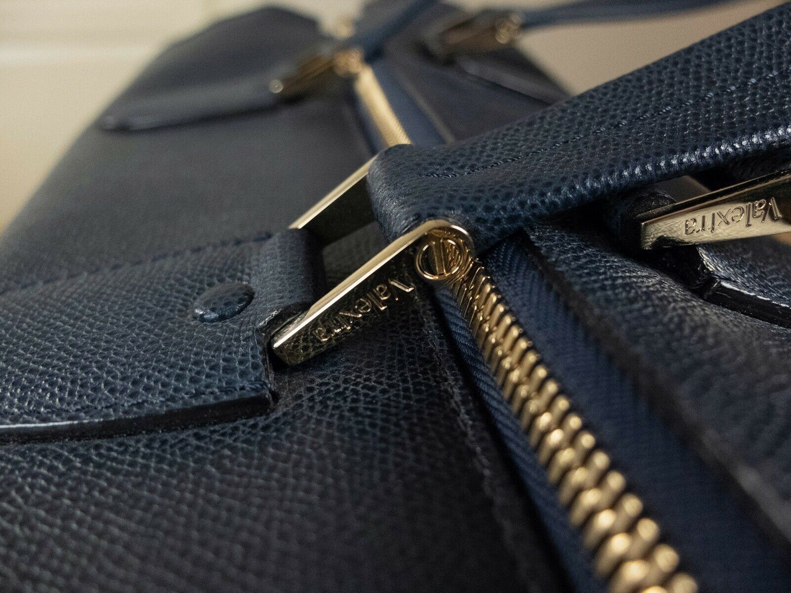 Valextra $3190 VALEXTRA Boston blue textured leather top handle bag Size ONE SIZE - 5 Thumbnail