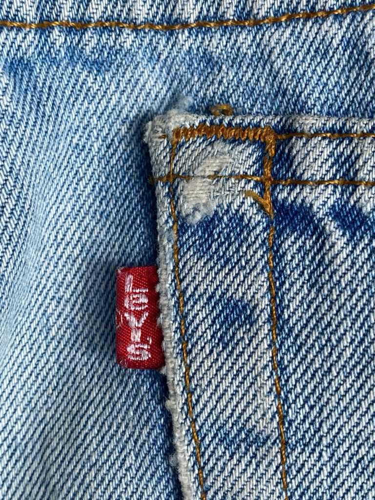 Levi's Vintage Clothing GRAIL🔥Vintage Distress Light Wash 90s Levi's 501 Jeans Size US 32 / EU 48 - 19 Thumbnail