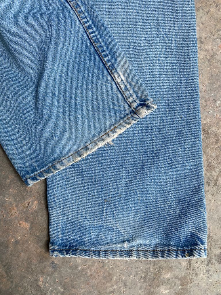 Levi's Vintage Clothing GRAIL🔥Vintage Distress Light Wash 90s Levi's 501 Jeans Size US 32 / EU 48 - 20 Thumbnail