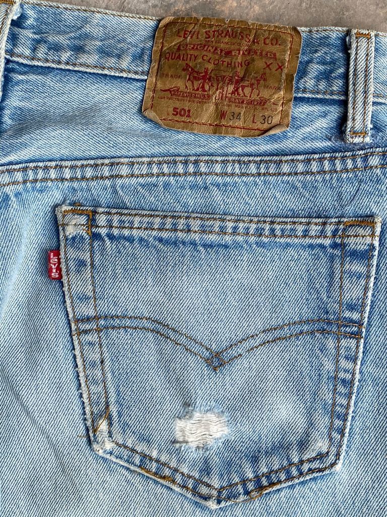 Levi's Vintage Clothing GRAIL🔥Vintage Distress Light Wash 90s Levi's 501 Jeans Size US 32 / EU 48 - 17 Thumbnail