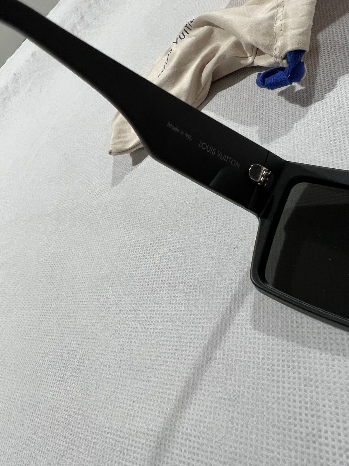 Louis Vuitton Louis Vuitton sunglasses. Size ONE SIZE - 2 Thumbnail
