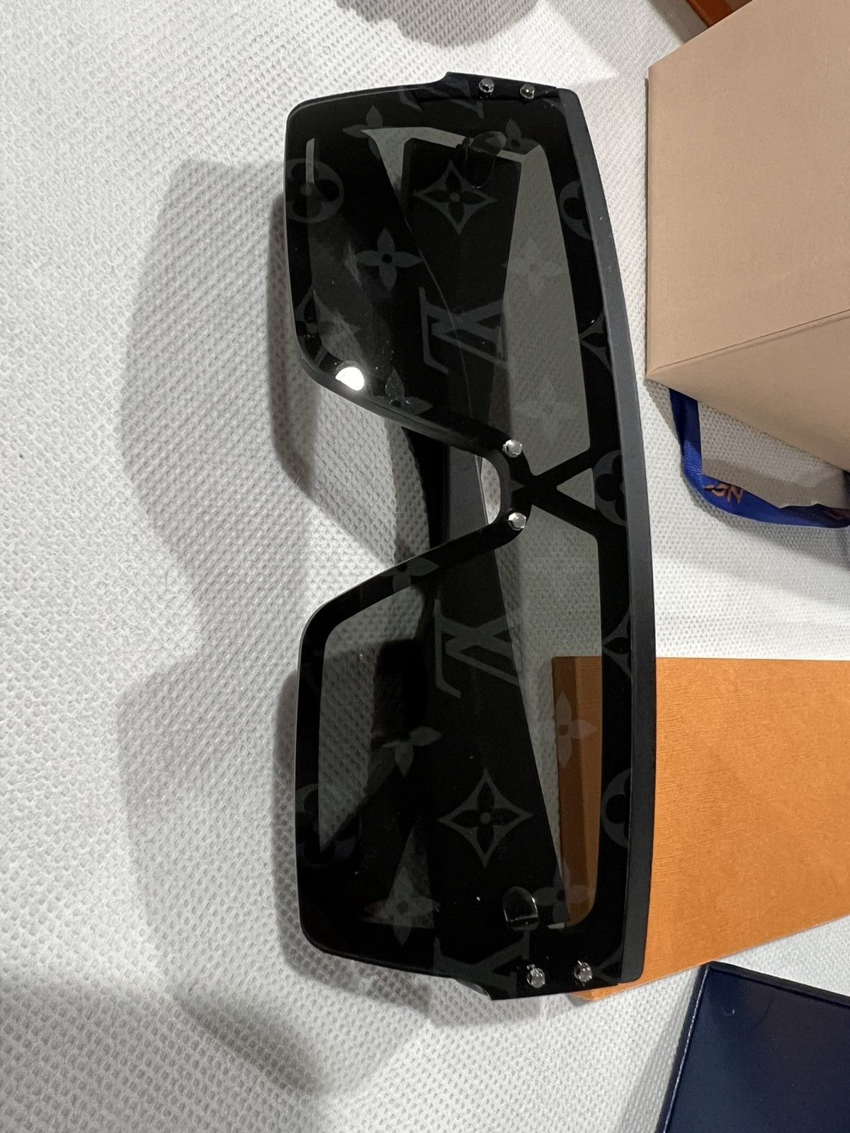 Louis Vuitton Louis Vuitton sunglasses. Size ONE SIZE - 5 Thumbnail