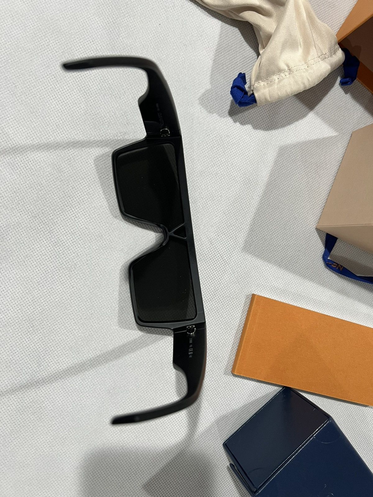 Louis Vuitton Louis Vuitton sunglasses. Size ONE SIZE - 4 Thumbnail