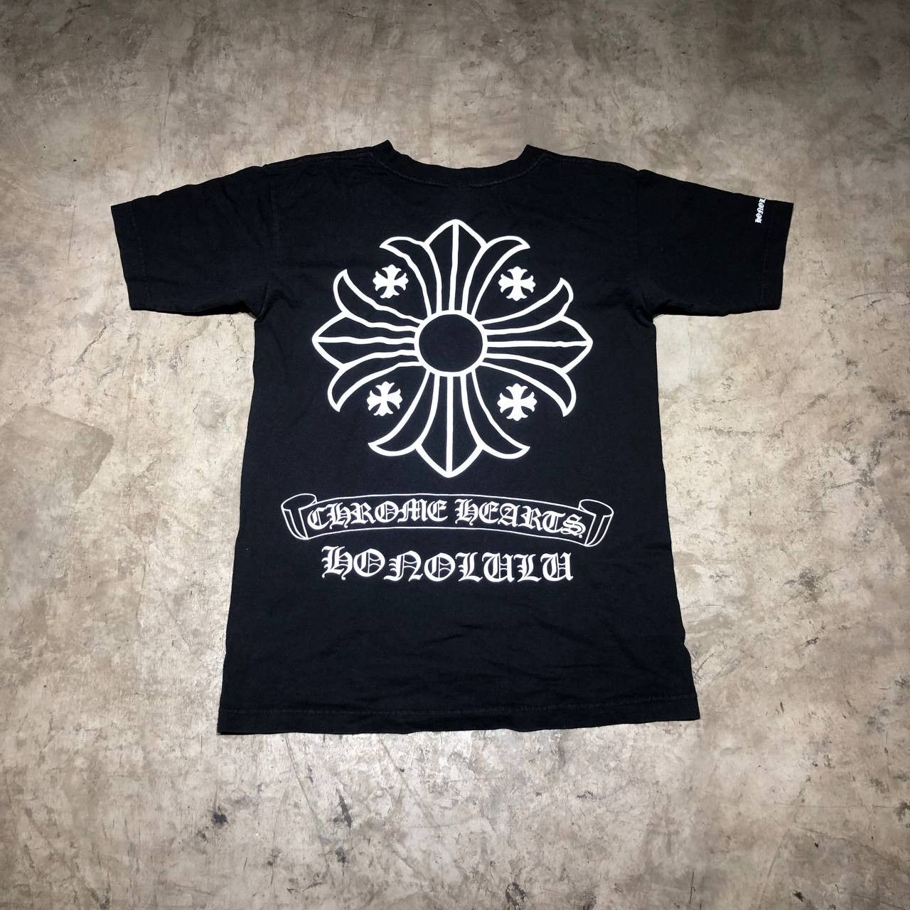 image of Chrome Hearts Honolulu Cross Pocket Tee in Black, Men's (Size Small)