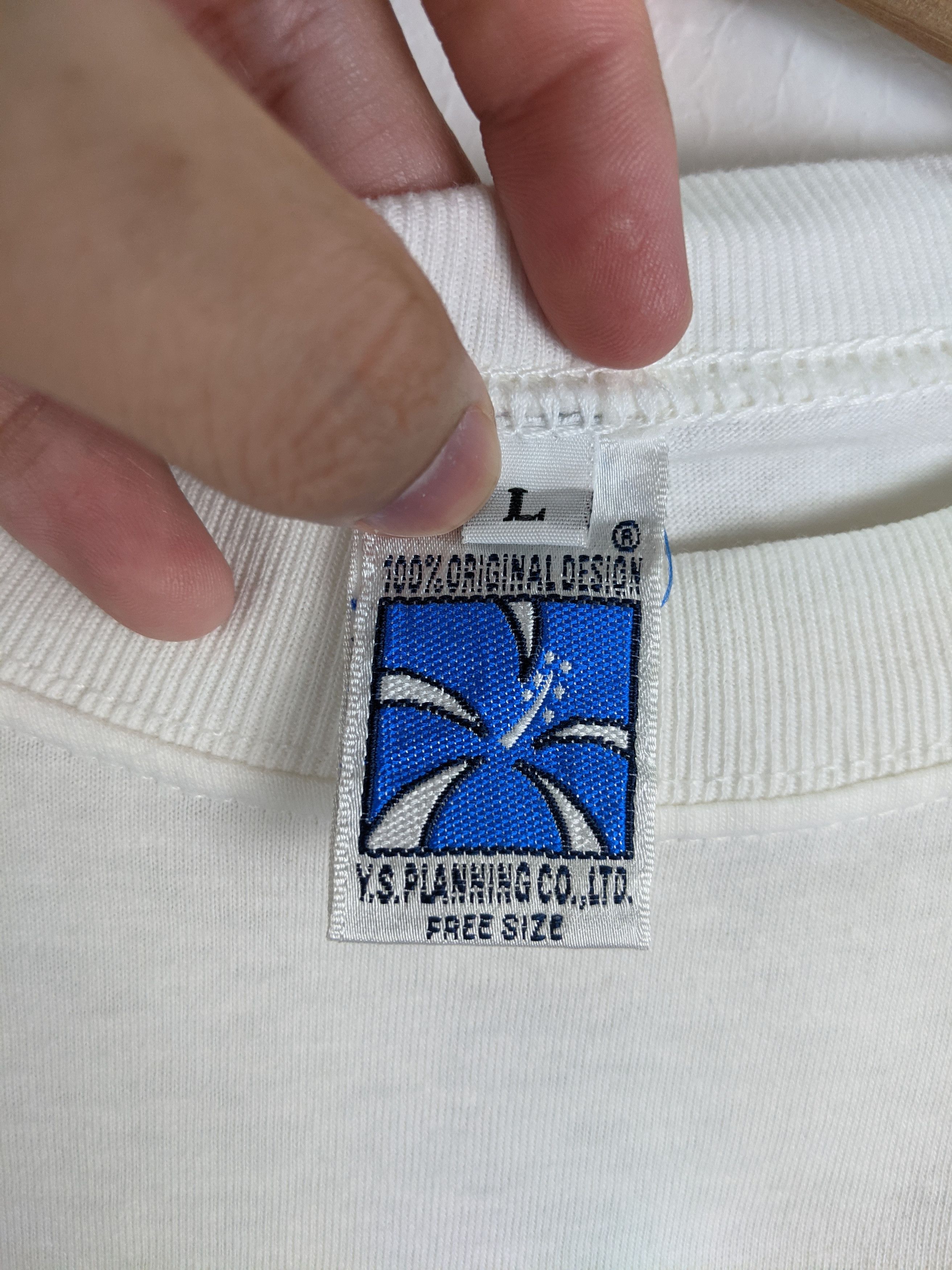 Vintage Vintage Tintin The Black Island shirt 90s Size US L / EU 52-54 / 3 - 6 Thumbnail