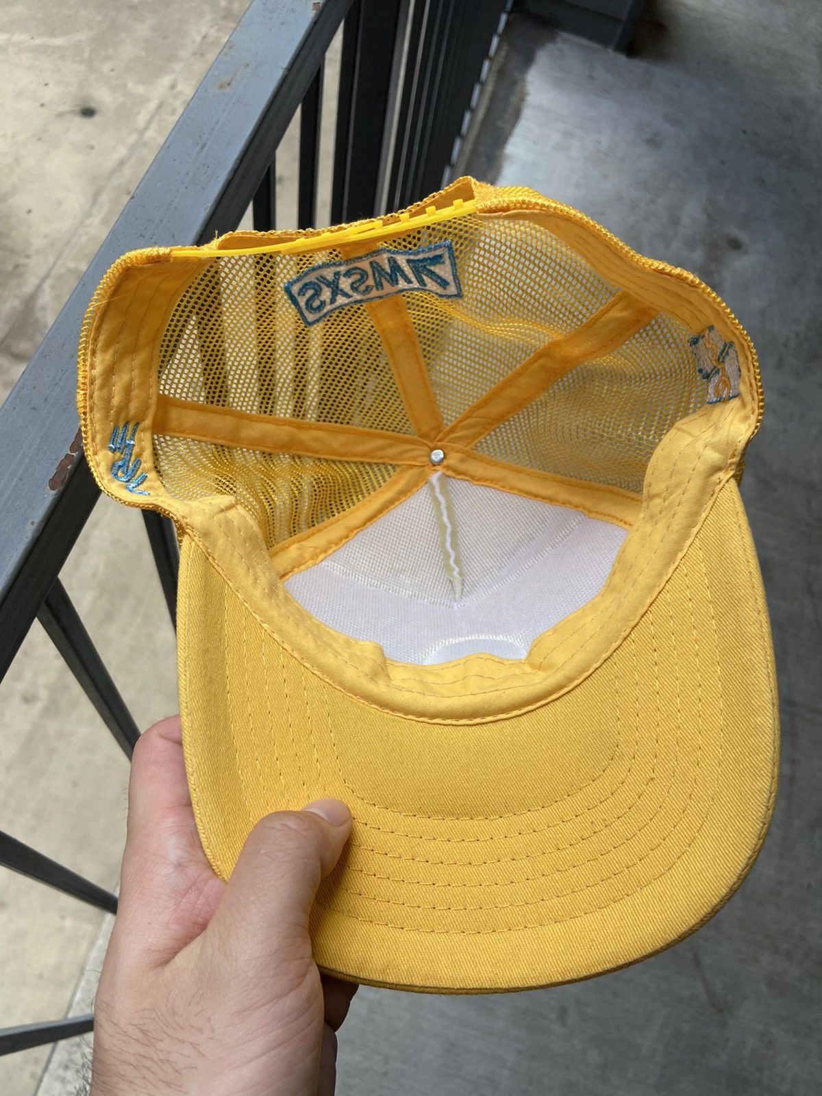 A$AP Rocky × AWGE RARE Mercedes Benz SXSW AWGE Yellow Trucker Hat Yellow White Size ONE SIZE - 3 Thumbnail