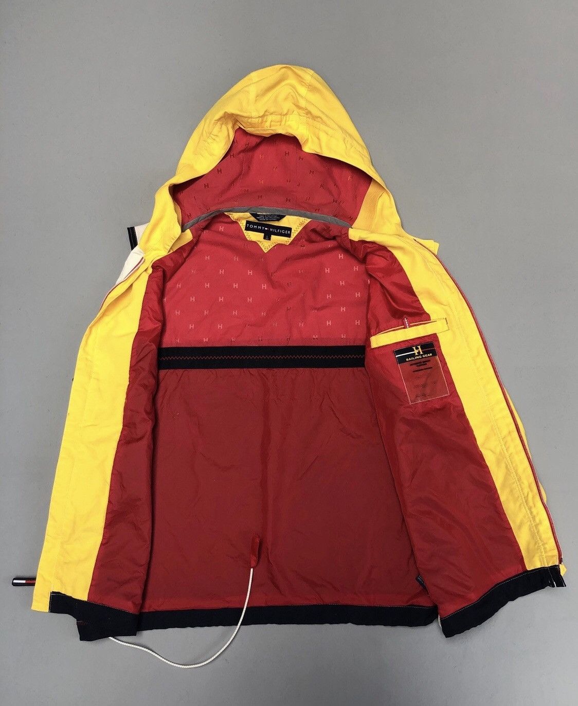 Tommy Hilfiger × Vintage Iconic Colourful Tommy Hilfiger Sailings Gear Hooded Vest Size US L / EU 52-54 / 3 - 8 Thumbnail