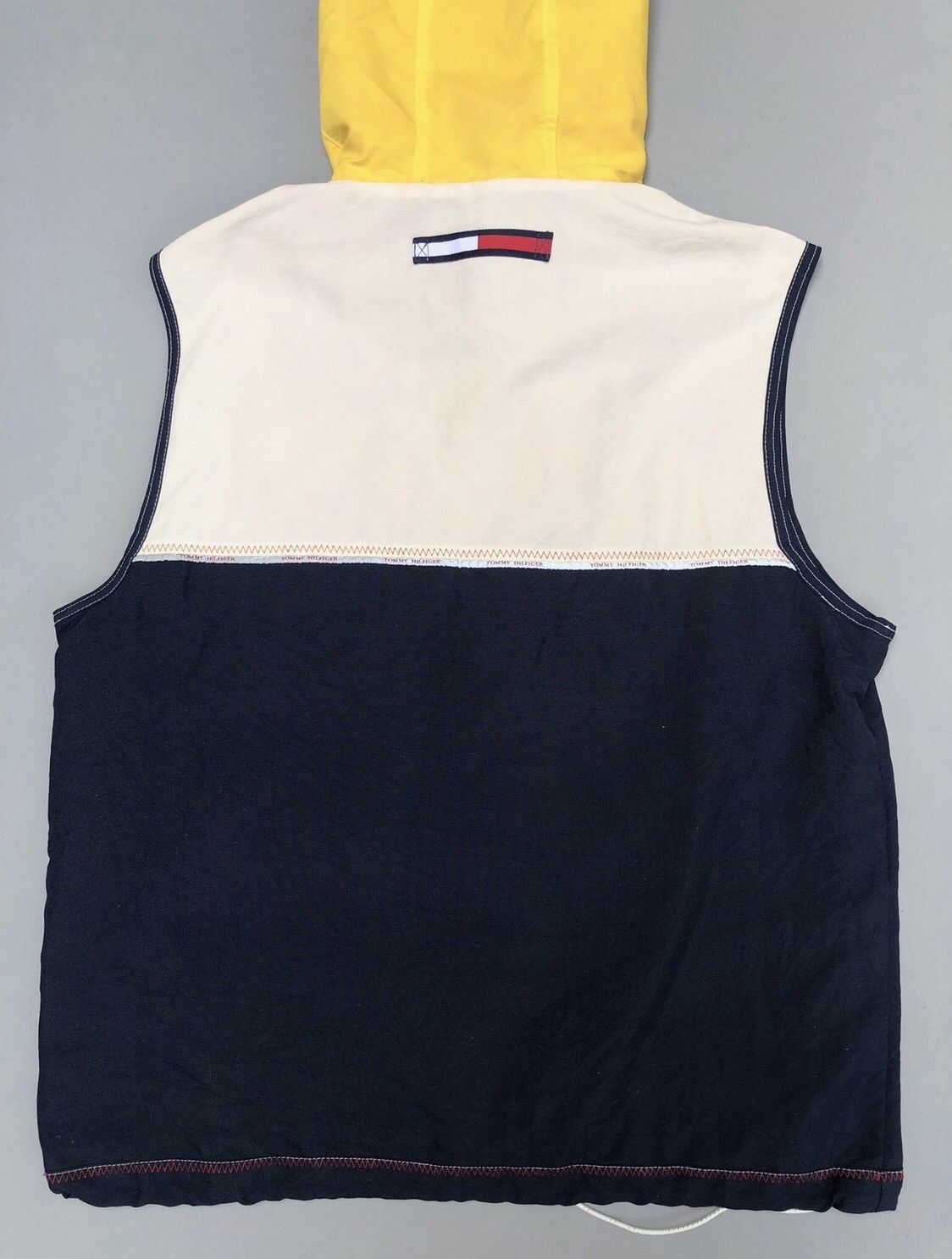 Tommy Hilfiger × Vintage Iconic Colourful Tommy Hilfiger Sailings Gear Hooded Vest Size US L / EU 52-54 / 3 - 6 Thumbnail