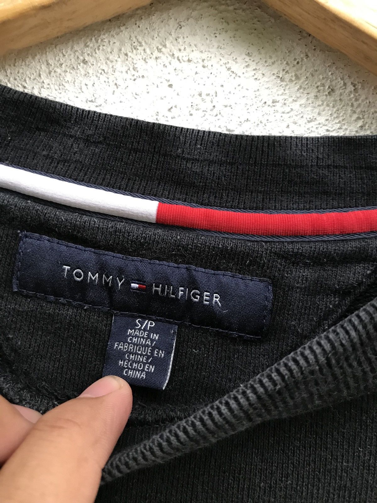 Tommy Hilfiger Vintage Tommy Hilfiger Sweatshirt Size US S / EU 44-46 / 1 - 9 Thumbnail