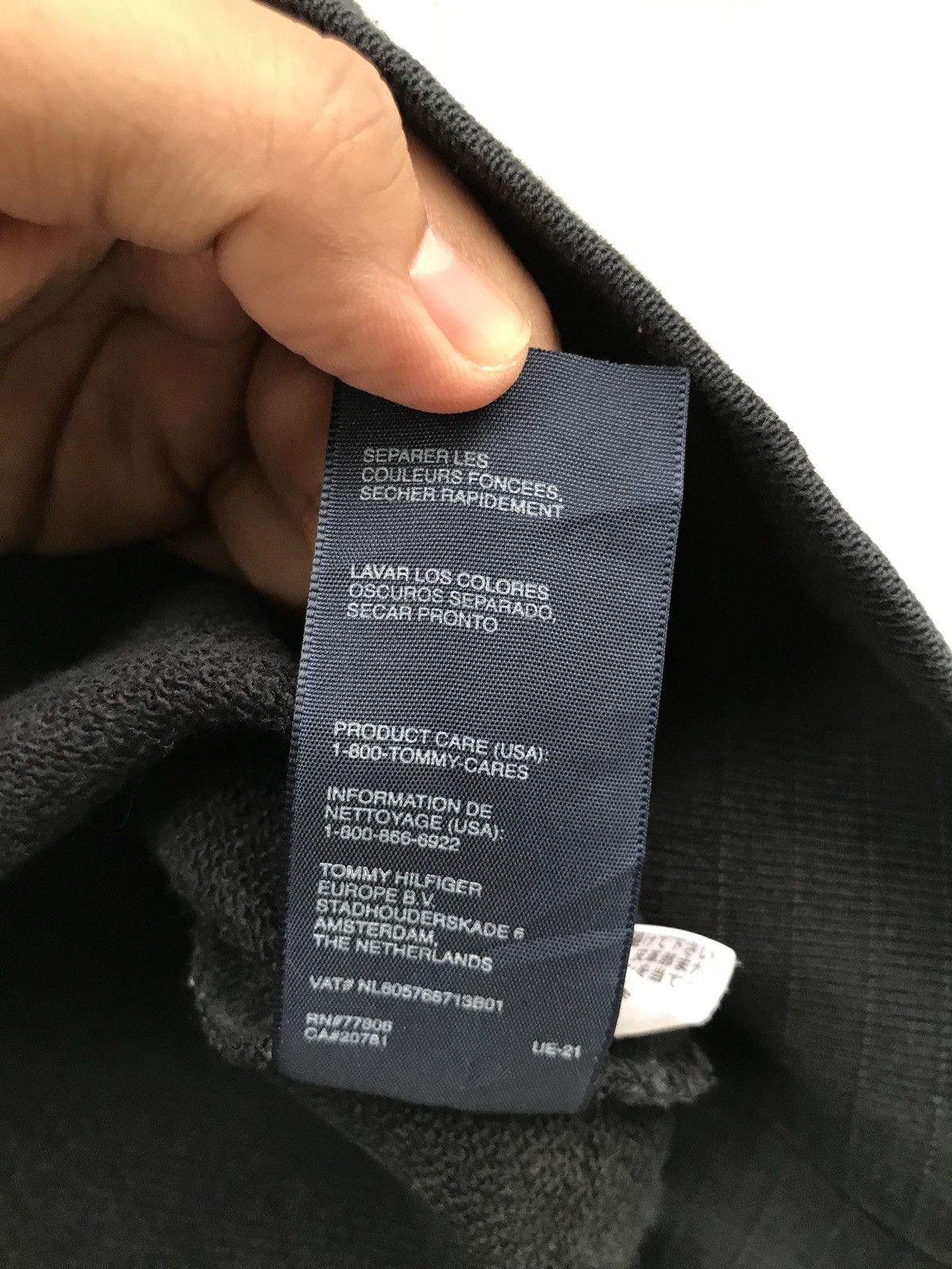 Tommy Hilfiger Vintage Tommy Hilfiger Sweatshirt Size US S / EU 44-46 / 1 - 11 Thumbnail