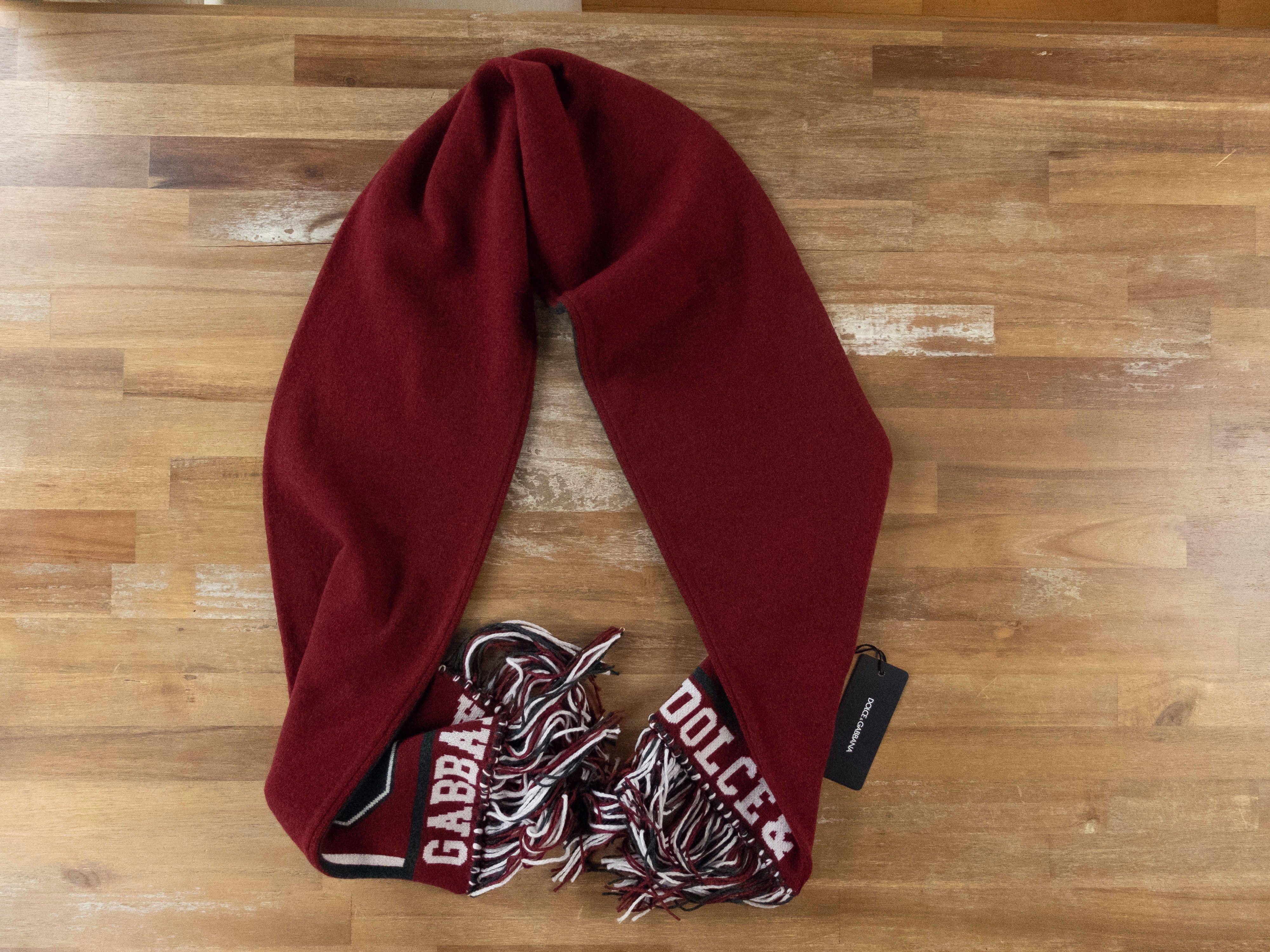 Dolce & Gabbana $645 DOLCE & GABBANA red Royal Love 100% cashmere scarf Size ONE SIZE - 6 Thumbnail