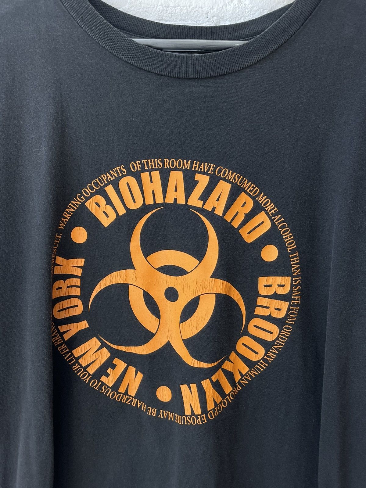 Vintage Vintage 90s BIOHAZARD Shirt Thrashed Faded Size US XL / EU 56 / 4 - 4 Thumbnail