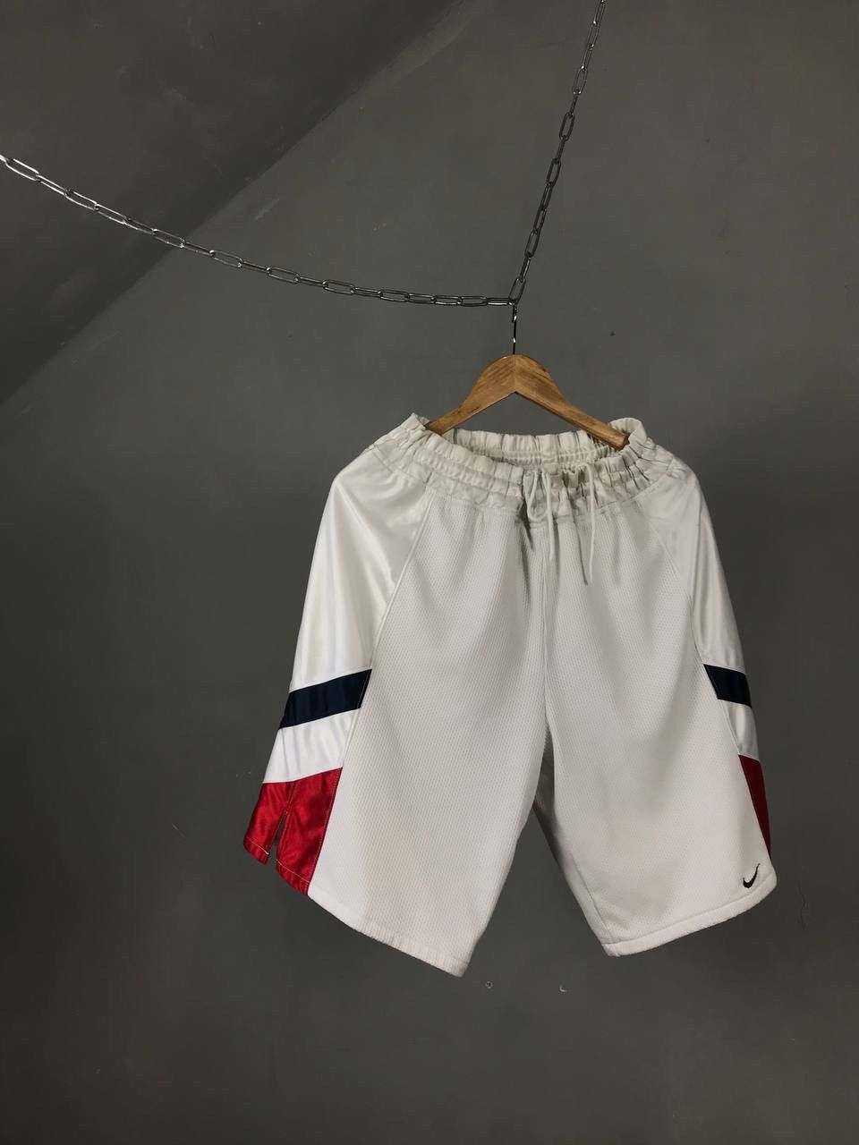 Nike × Vintage Nike swoosh streetwear vintage shorts Size US 32 / EU 48 - 1 Thumbnail