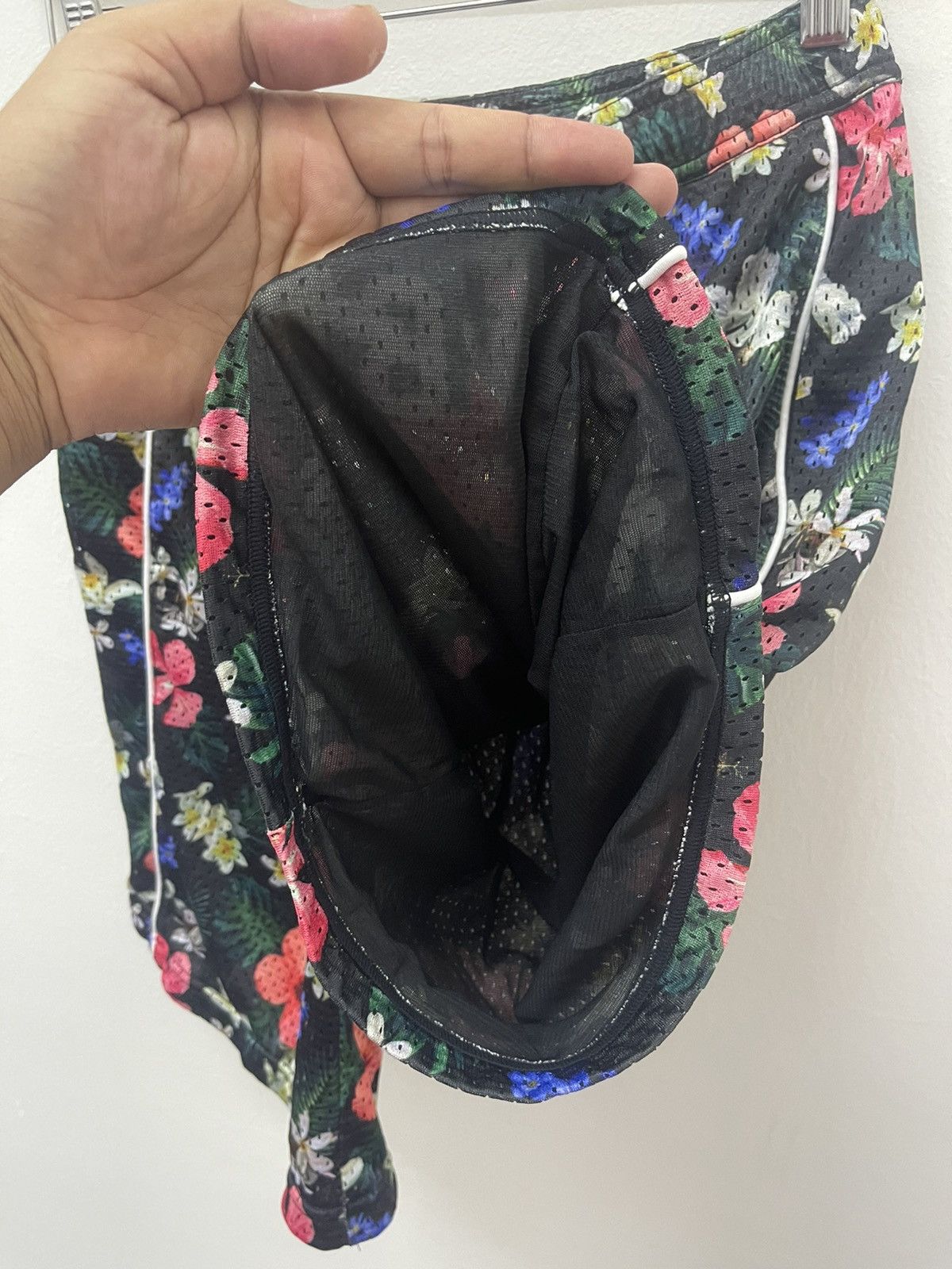 X-Girl Rare Vintage X-GIRL Floral Full All Over Shorts Size 31" - 5 Thumbnail