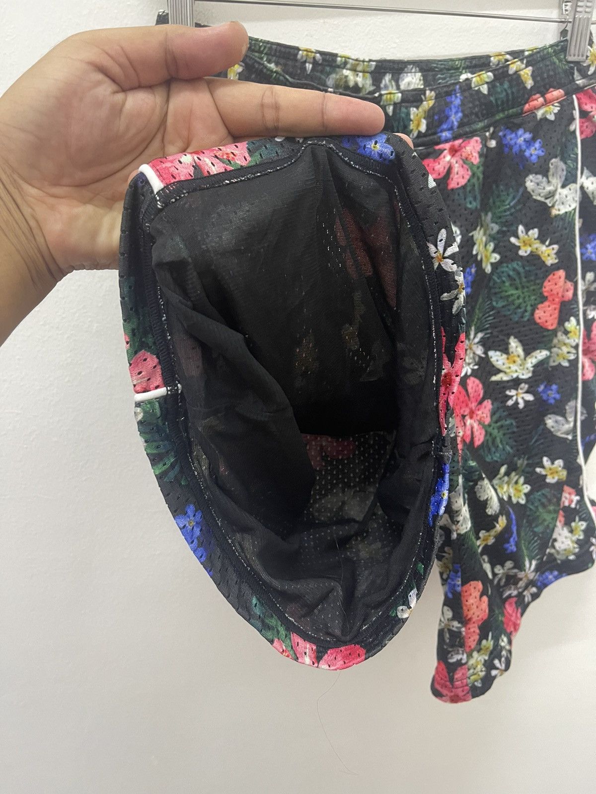 X-Girl Rare Vintage X-GIRL Floral Full All Over Shorts Size 31" - 6 Thumbnail