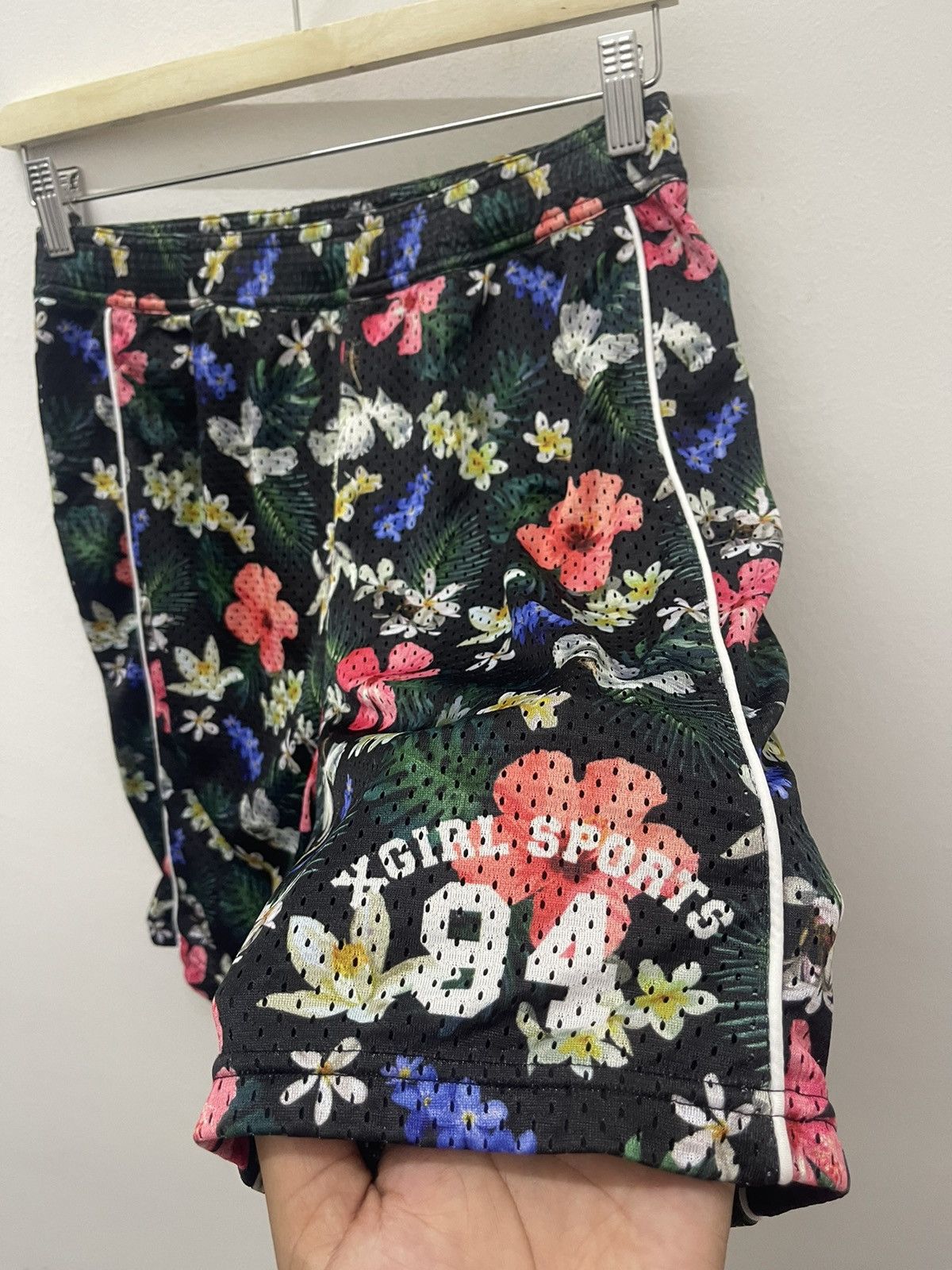 X-Girl Rare Vintage X-GIRL Floral Full All Over Shorts Size 31" - 2 Thumbnail