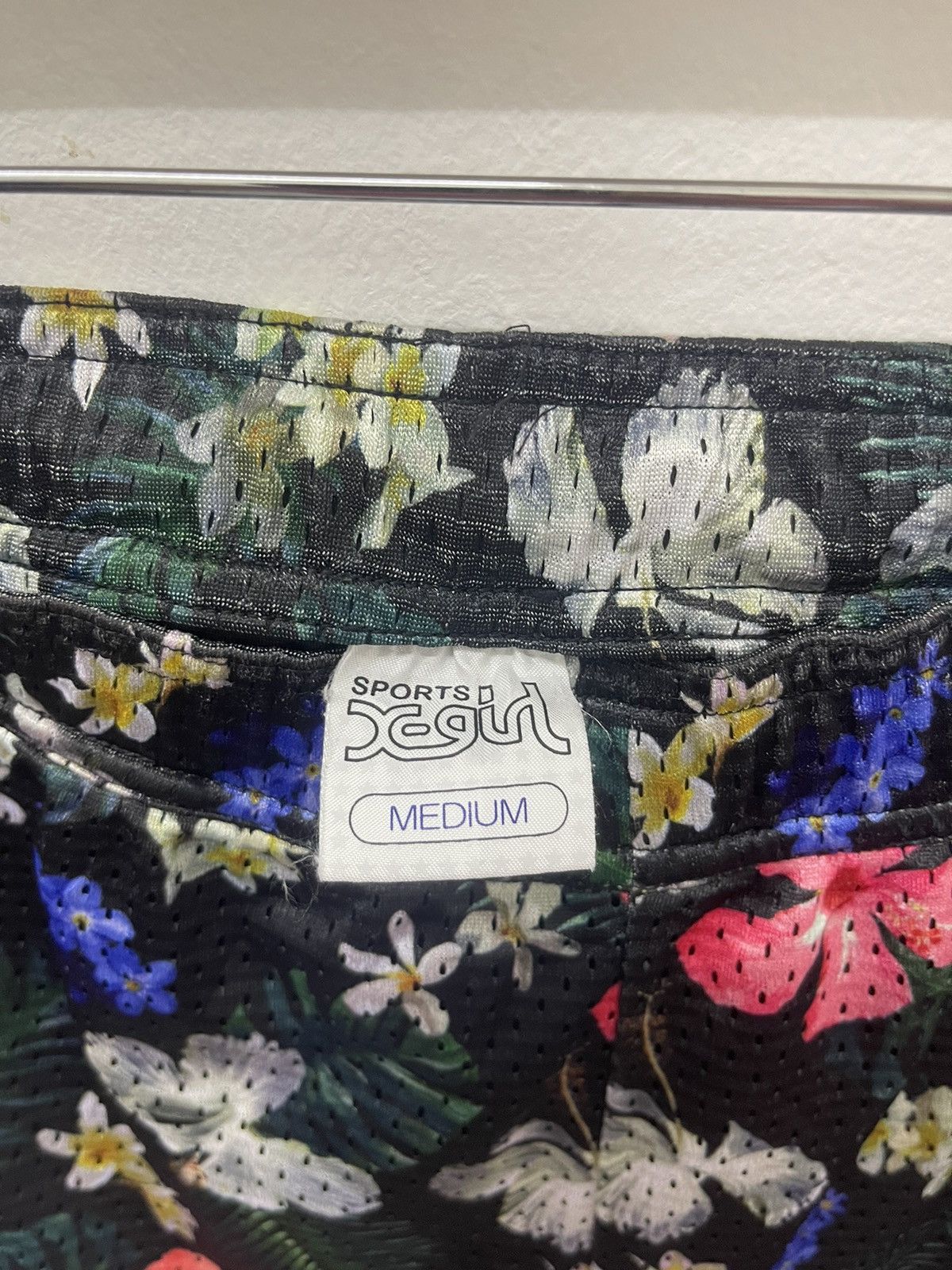 X-Girl Rare Vintage X-GIRL Floral Full All Over Shorts Size 31" - 3 Thumbnail
