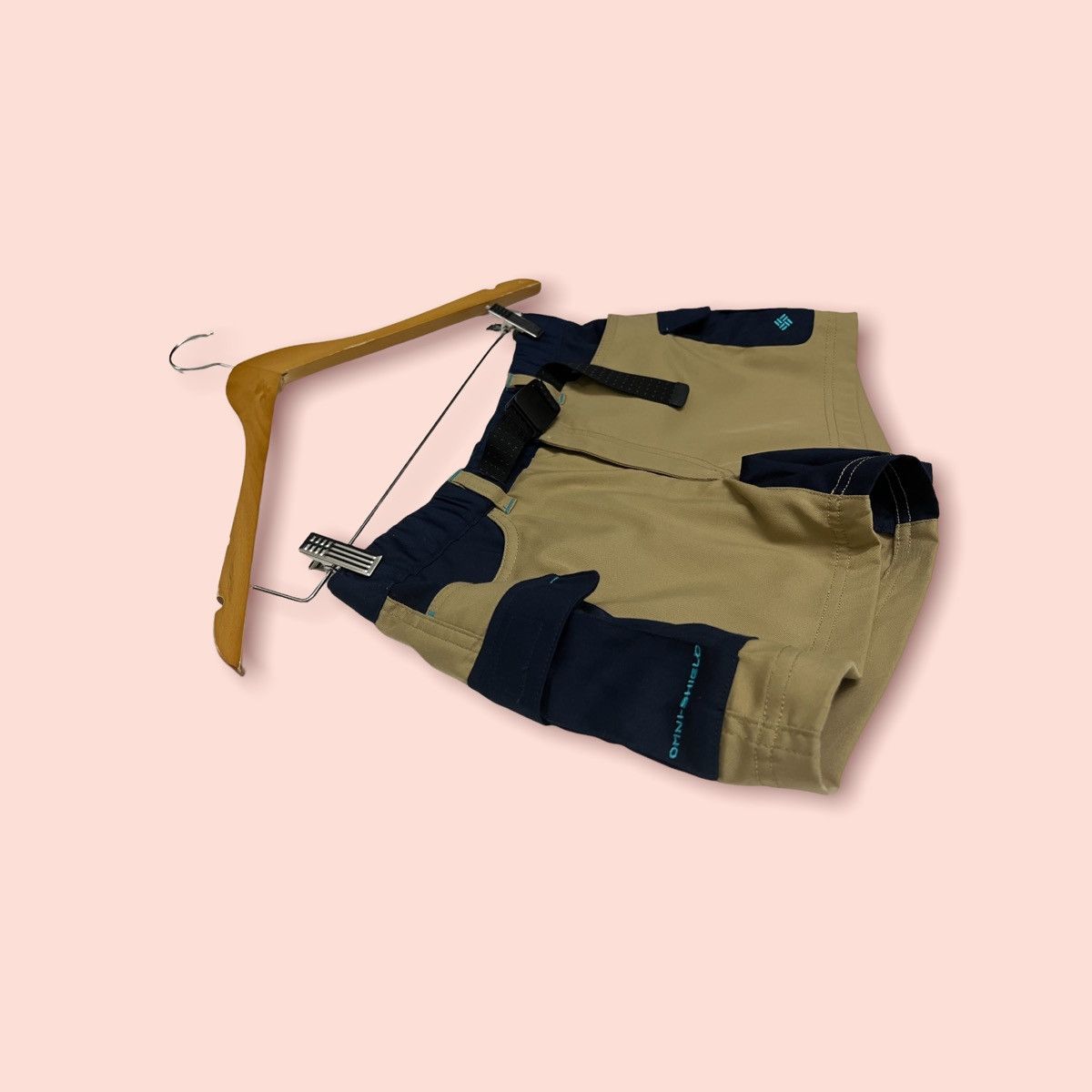 Columbia COLUMBIA OMNI SHEILD OUTDOOR SHORTS Size US 26 / EU 42 - 4 Thumbnail