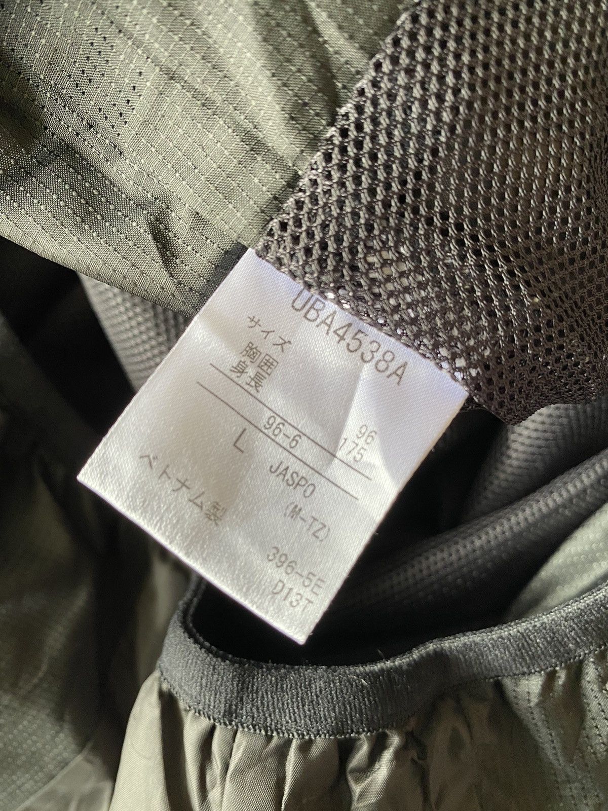 Descente × Umbro Umbro Descente Center Logo Embroidery Training Size US L / EU 52-54 / 3 - 9 Thumbnail