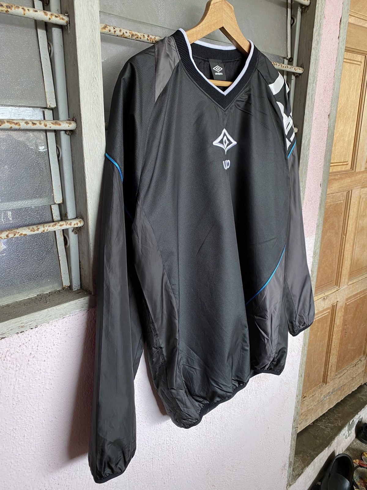 Descente × Umbro Umbro Descente Center Logo Embroidery Training Size US L / EU 52-54 / 3 - 4 Thumbnail