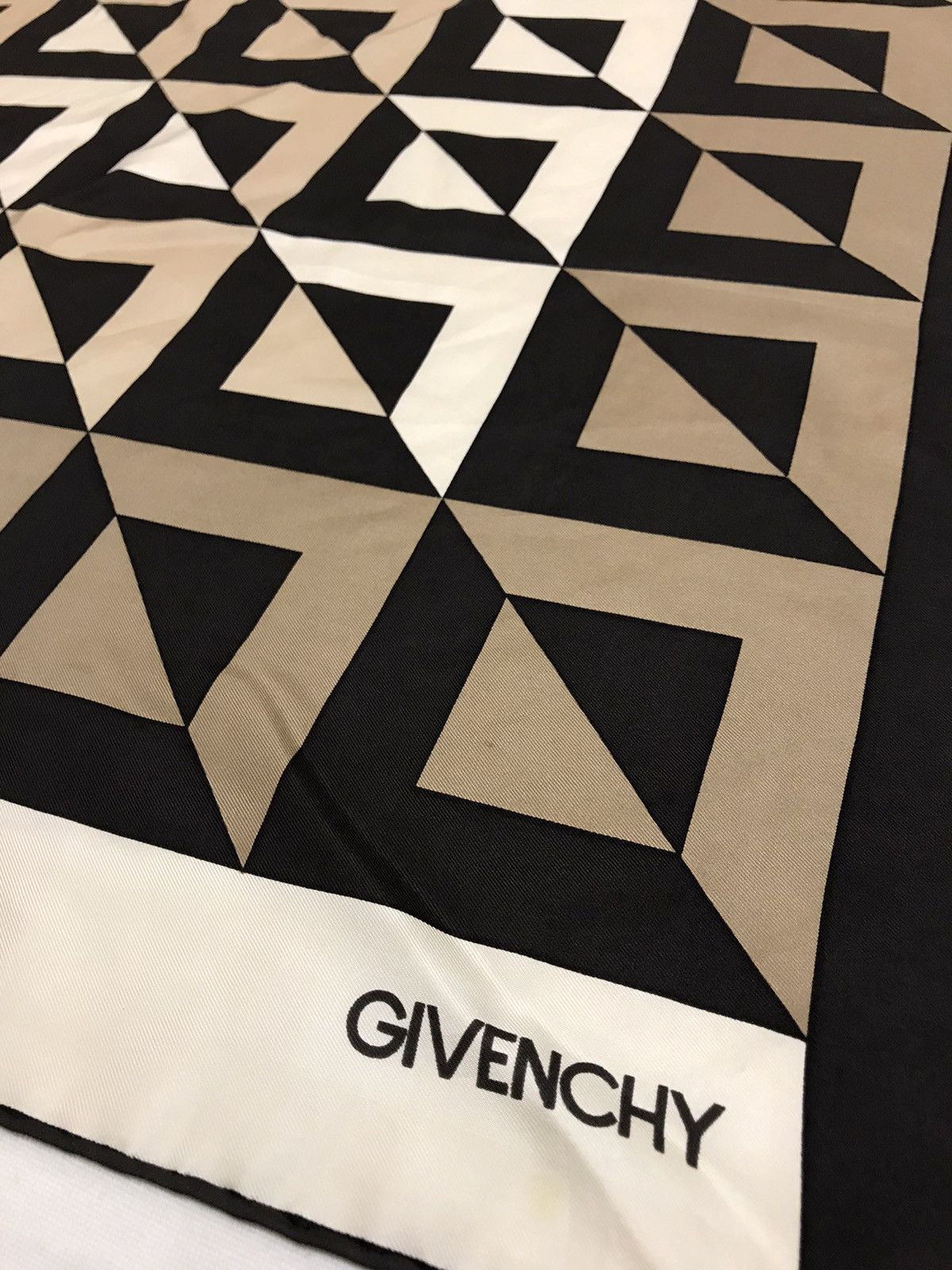 Givenchy VINTAGE GIVENCHY WILK SCARF GEOMETRICAL PATTERN Size ONE SIZE - 2 Thumbnail
