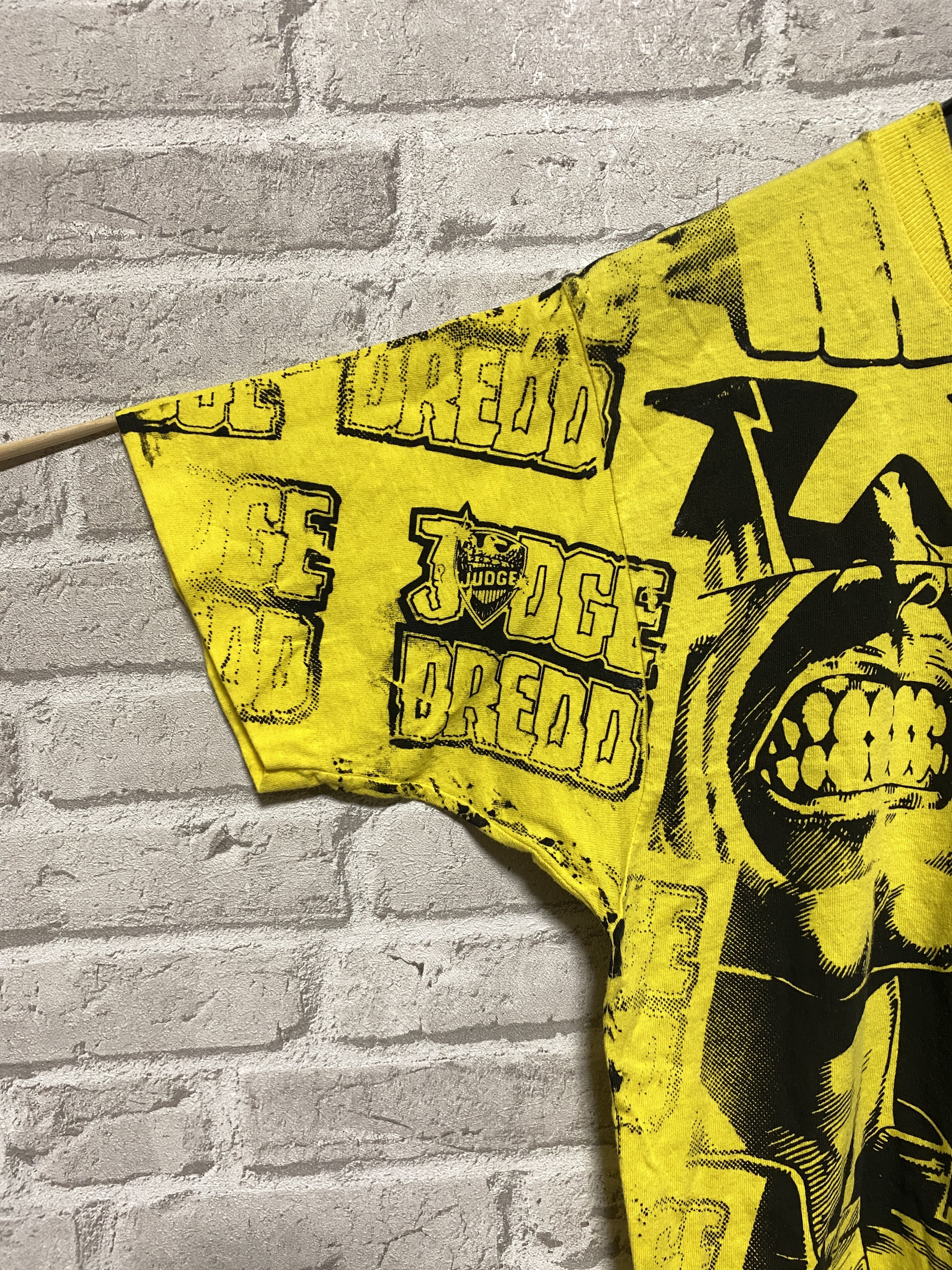 Vintage Vintage 1992 Judge Dredd Comics All Over Print T-shirt Size US M / EU 48-50 / 2 - 5 Thumbnail