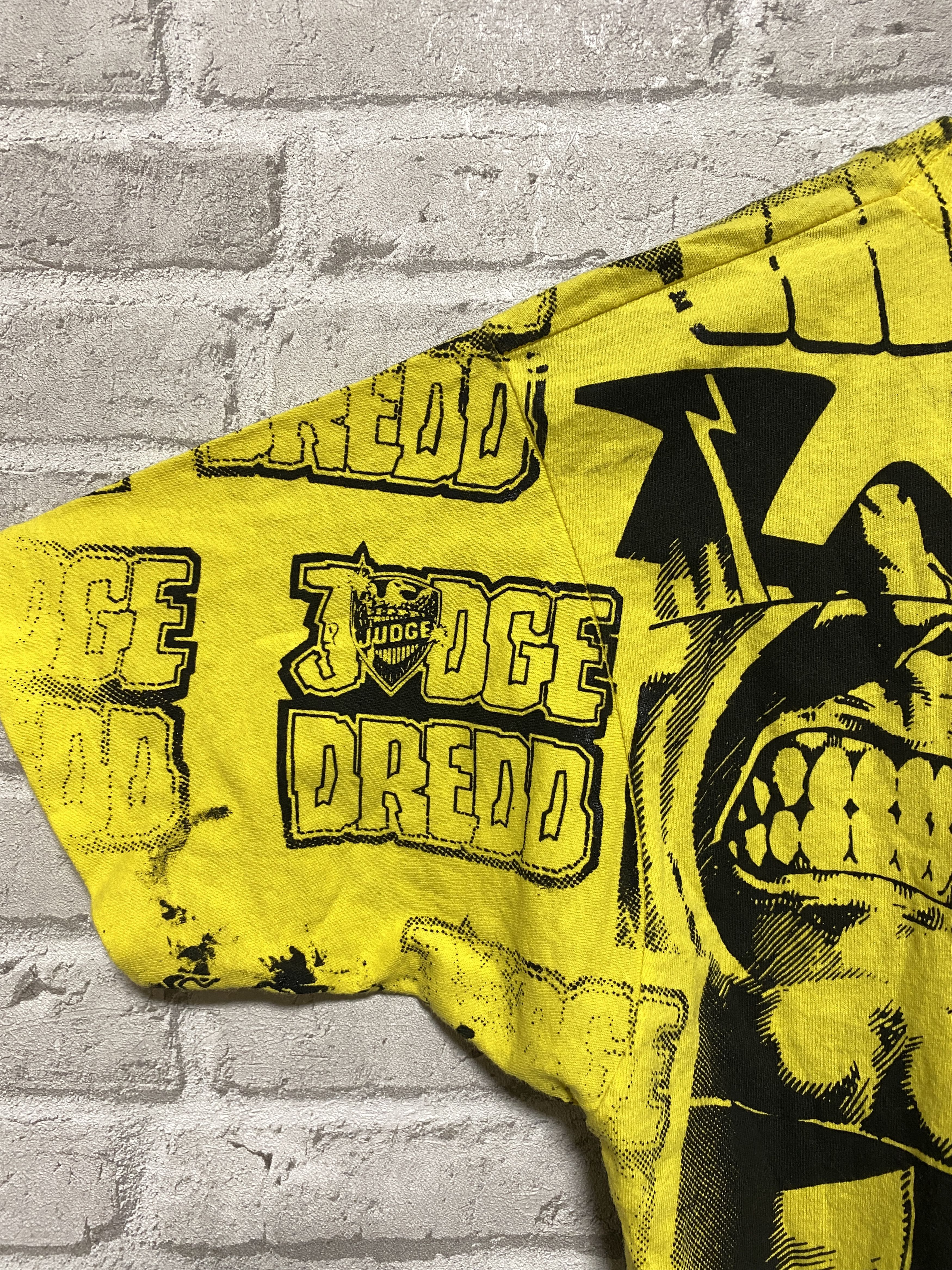 Vintage Vintage 1992 Judge Dredd Comics All Over Print T-shirt Size US M / EU 48-50 / 2 - 11 Thumbnail