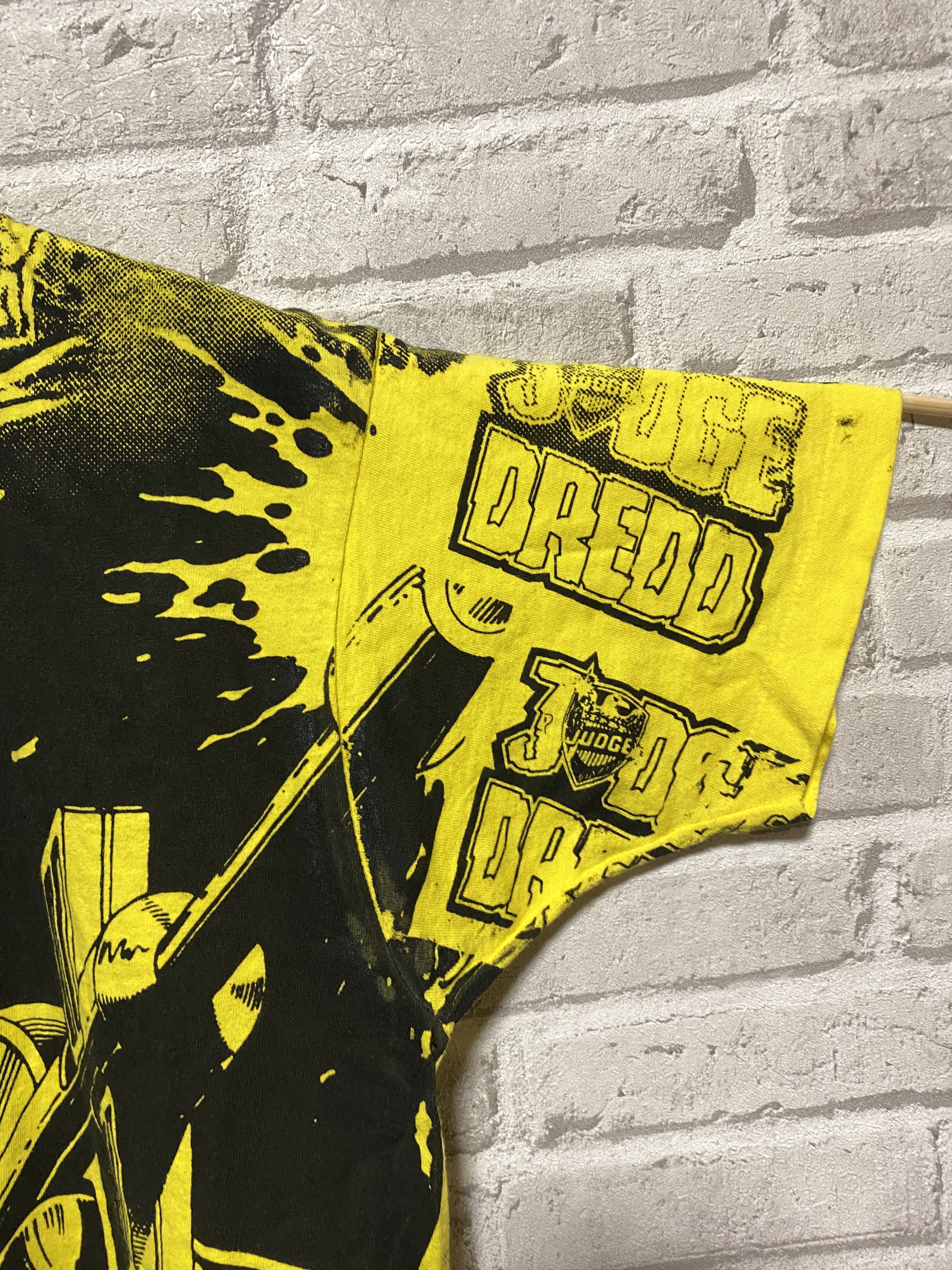 Vintage Vintage 1992 Judge Dredd Comics All Over Print T-shirt Size US M / EU 48-50 / 2 - 6 Thumbnail