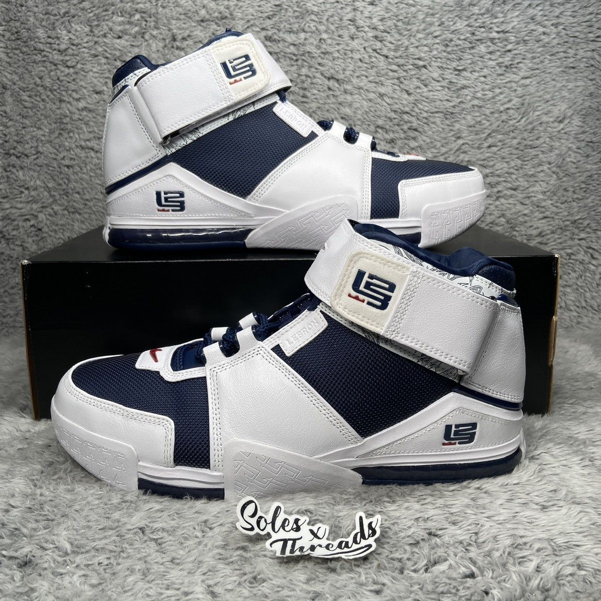 Nike Nike Zoom Lebron 2 Midnight Navy White Men's Size 12 Size US 12 / EU 45 - 1 Thumbnail