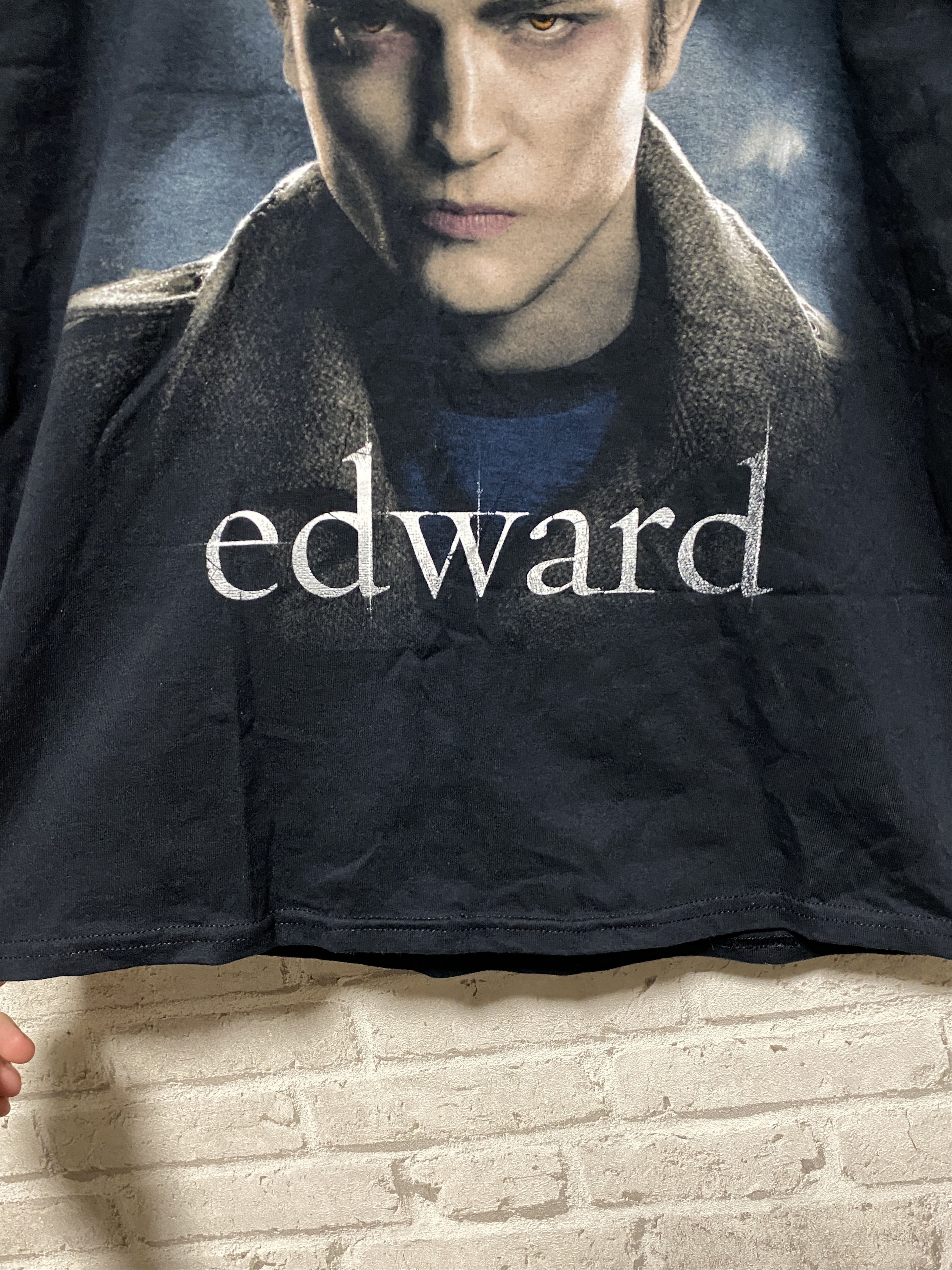 Vintage Vintage 2000s The Twilight Saga Movie Edward T-shirt Size US M / EU 48-50 / 2 - 10 Thumbnail