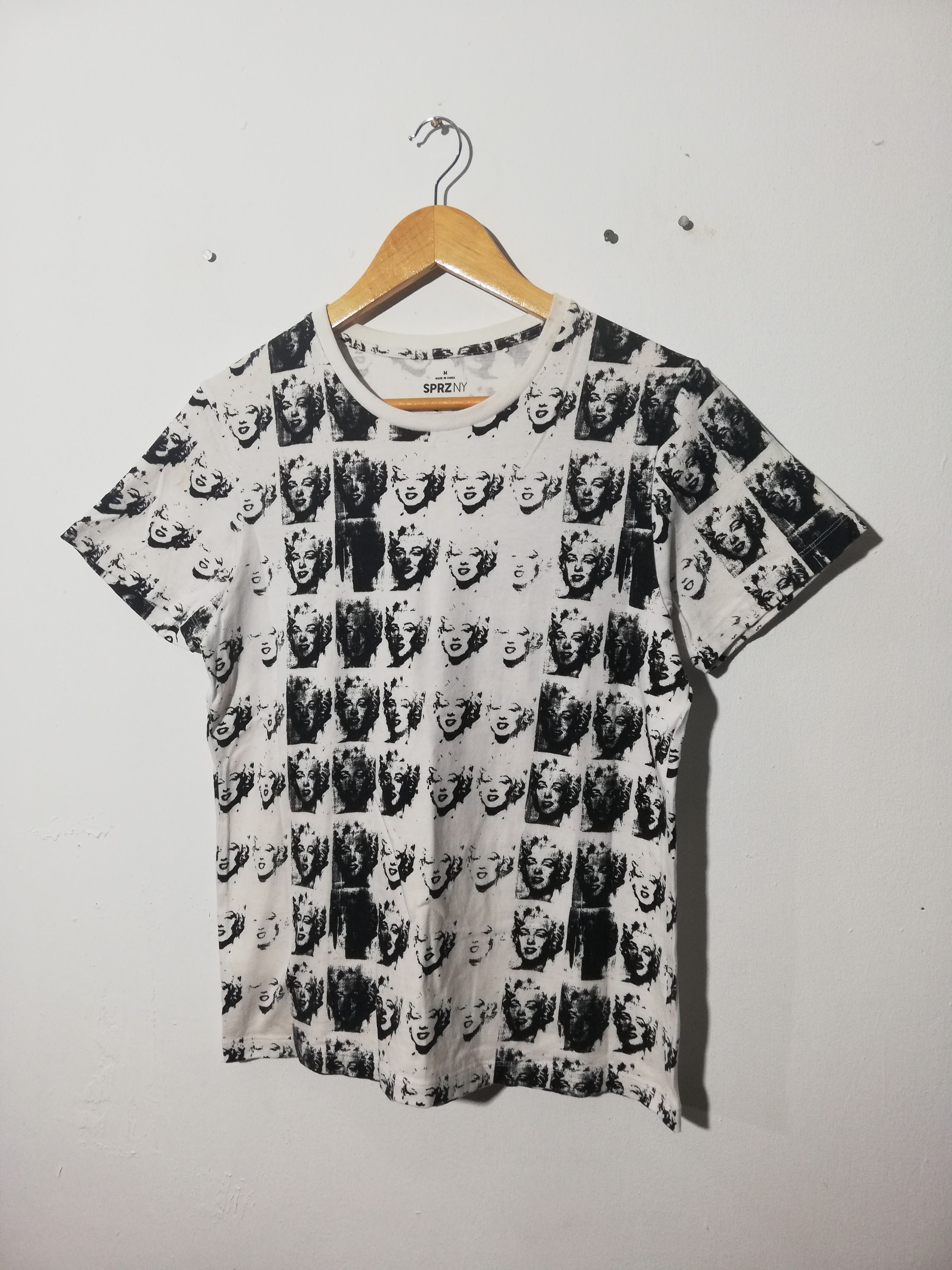 Andy Warhol × Uniqlo Marilyn Monroe Overprint Uniqlo Tee Size US M / EU 48-50 / 2 - 1 Thumbnail