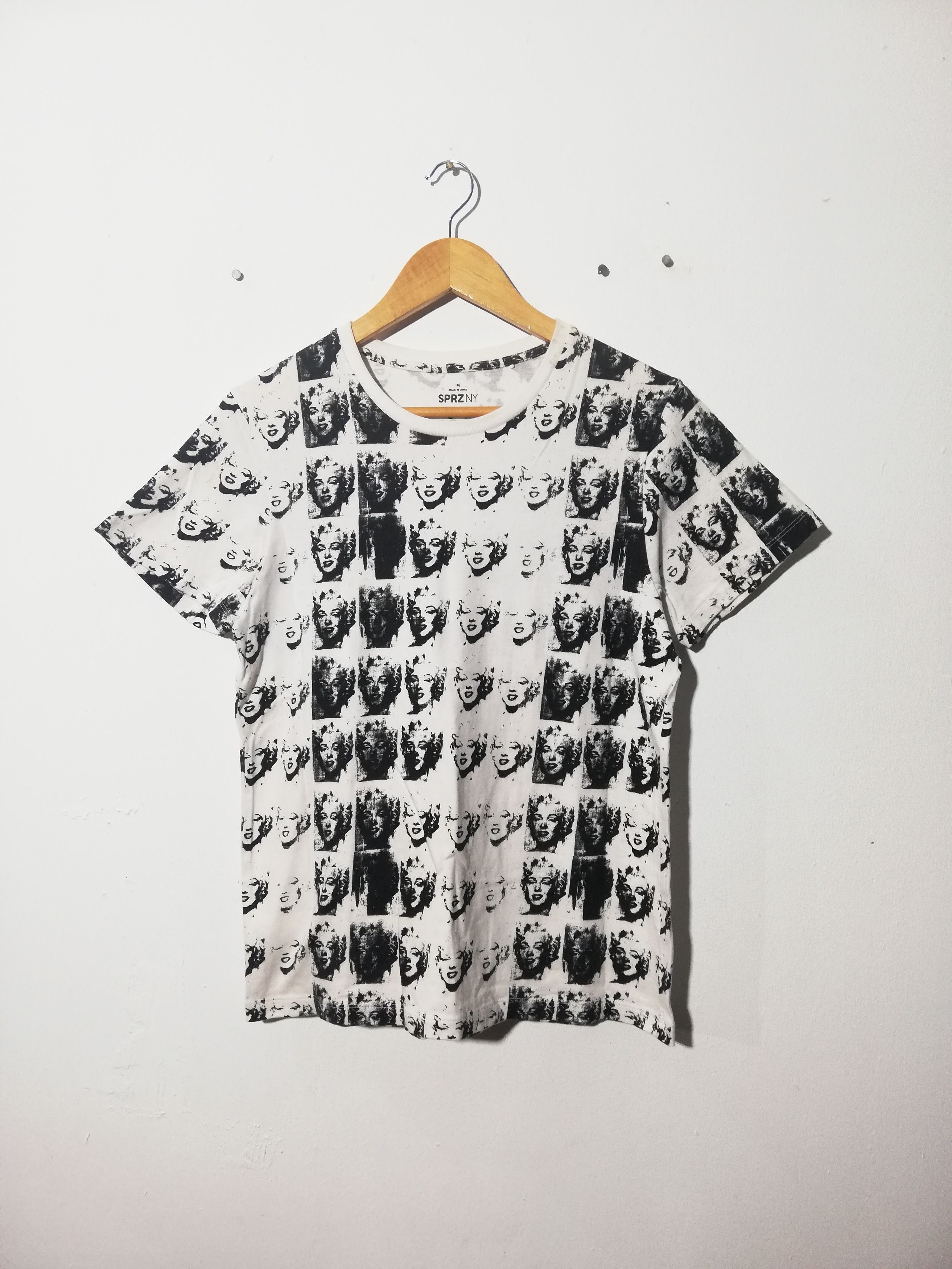 Andy Warhol × Uniqlo Marilyn Monroe Overprint Uniqlo Tee Size US M / EU 48-50 / 2 - 3 Thumbnail