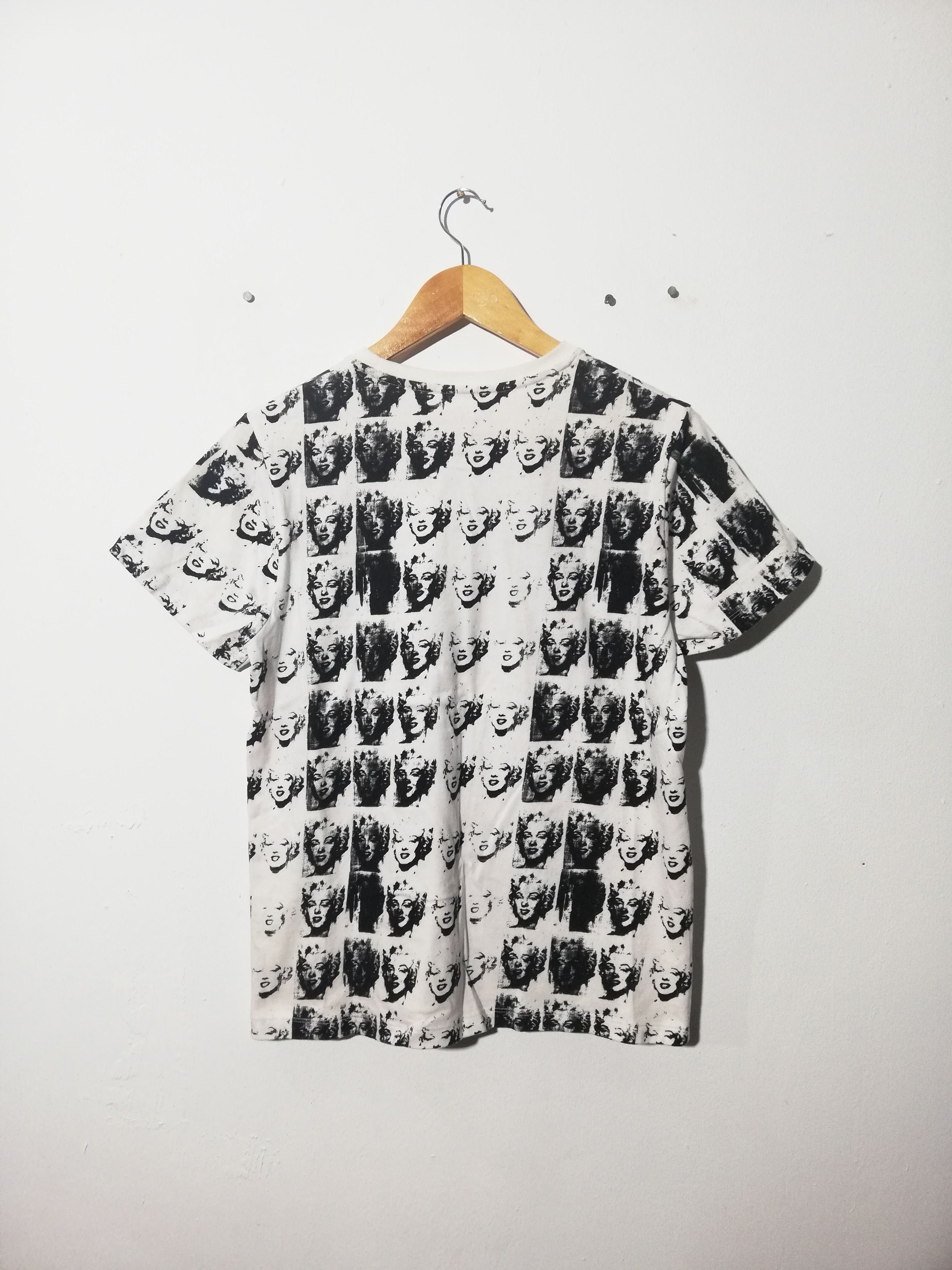 Andy Warhol × Uniqlo Marilyn Monroe Overprint Uniqlo Tee Size US M / EU 48-50 / 2 - 2 Thumbnail
