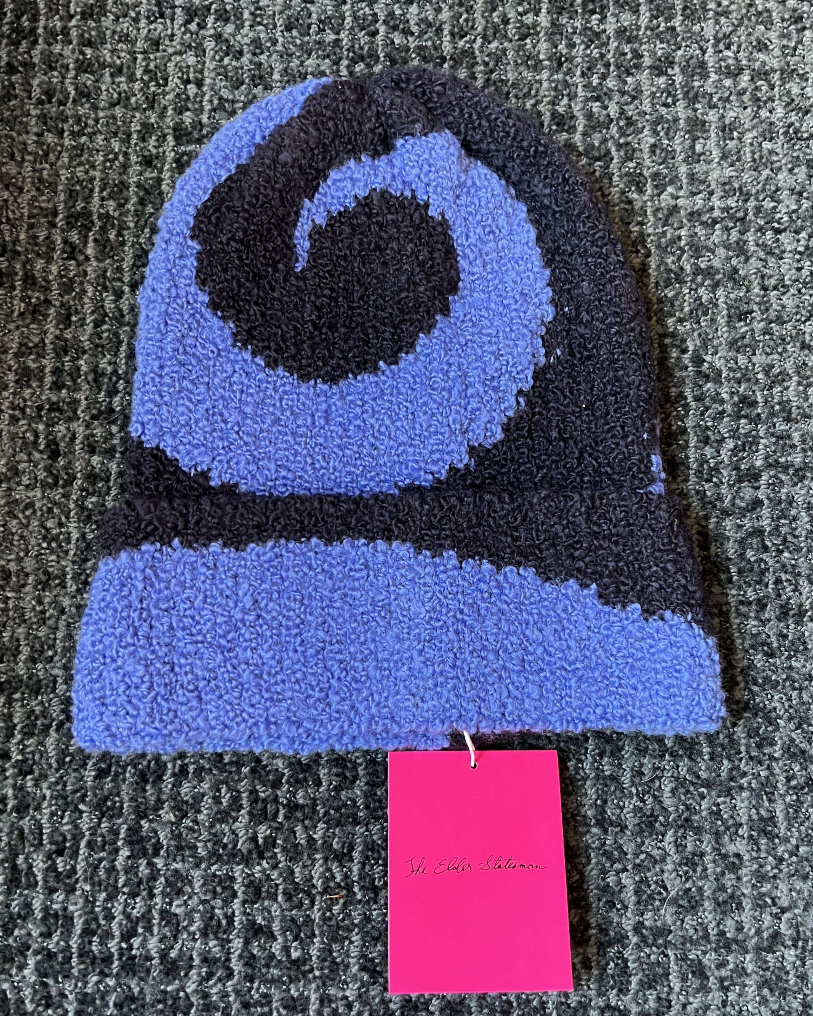 image of The Elder Statesman Elder Statesman Cashmere Swirl Beanie in Blue, Men's