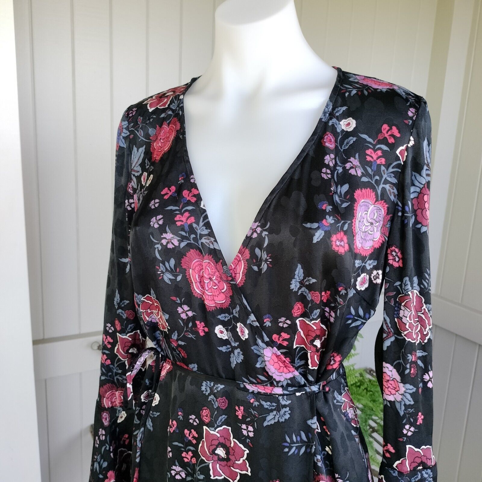 Designer Sportsgirl Dress Black Floral Wrap Midi Bell Sleeves Size S / US 4 / IT 40 - 6 Thumbnail