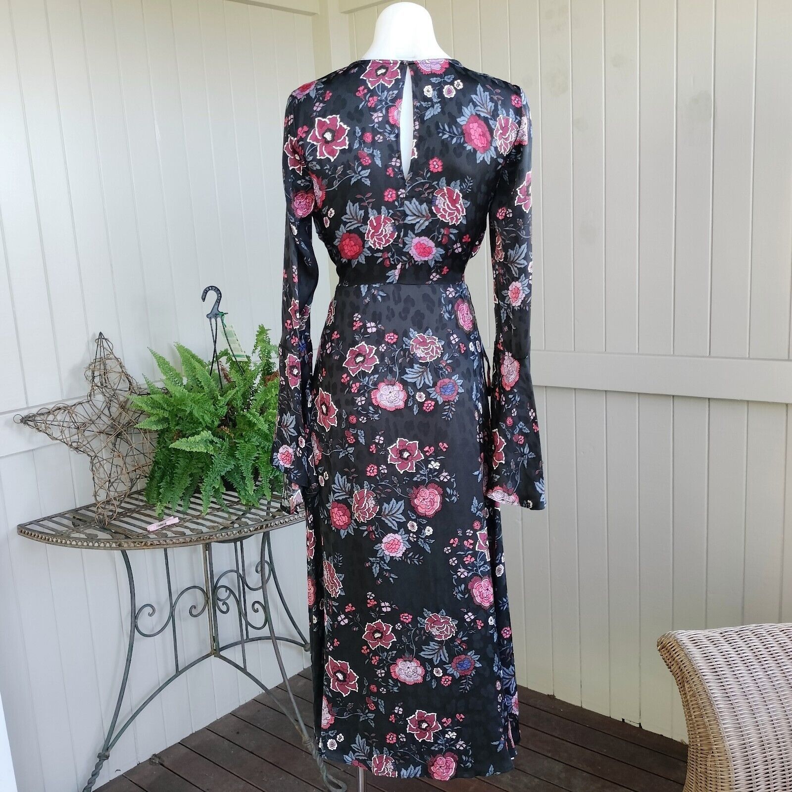 Designer Sportsgirl Dress Black Floral Wrap Midi Bell Sleeves Size S / US 4 / IT 40 - 2 Thumbnail