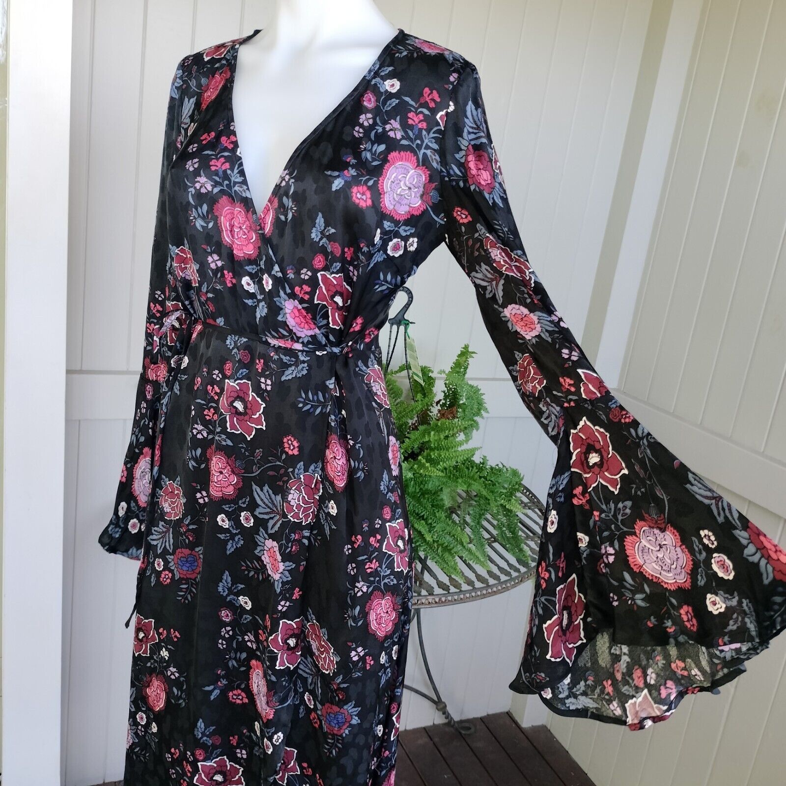 Designer Sportsgirl Dress Black Floral Wrap Midi Bell Sleeves Size S / US 4 / IT 40 - 5 Thumbnail