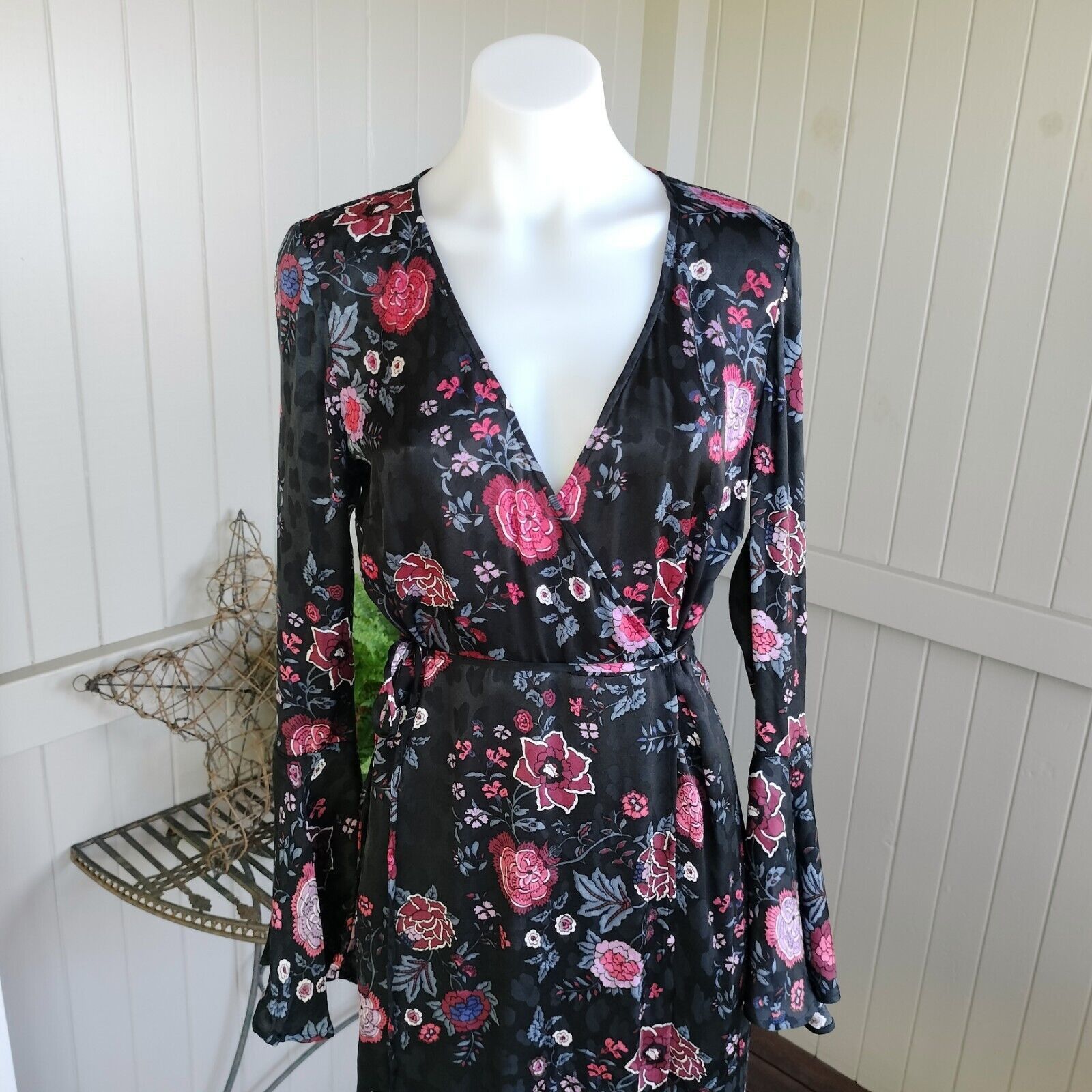 Designer Sportsgirl Dress Black Floral Wrap Midi Bell Sleeves Size S / US 4 / IT 40 - 3 Thumbnail