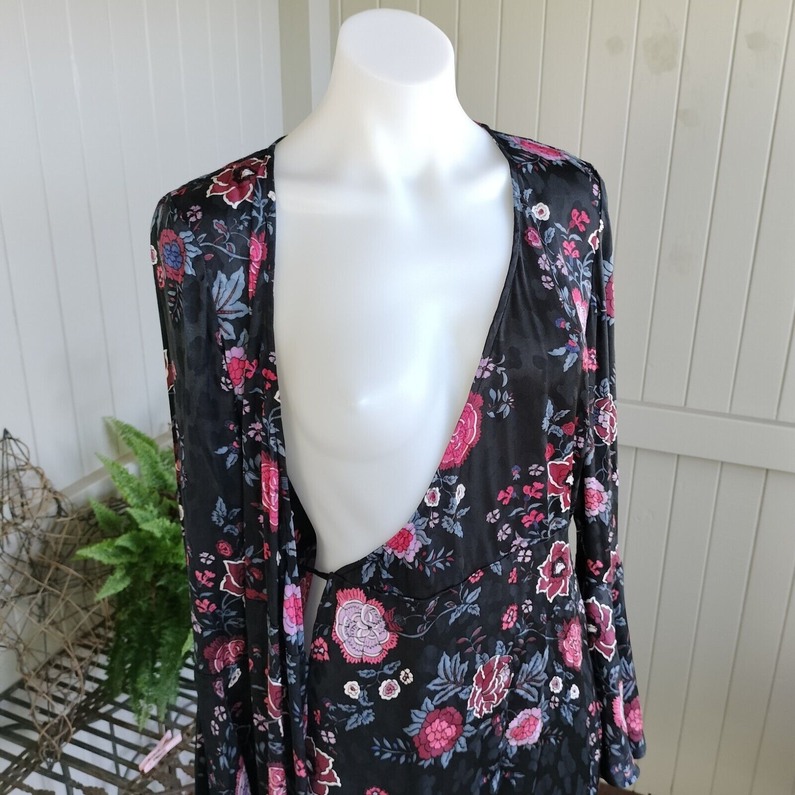 Designer Sportsgirl Dress Black Floral Wrap Midi Bell Sleeves Size S / US 4 / IT 40 - 7 Thumbnail