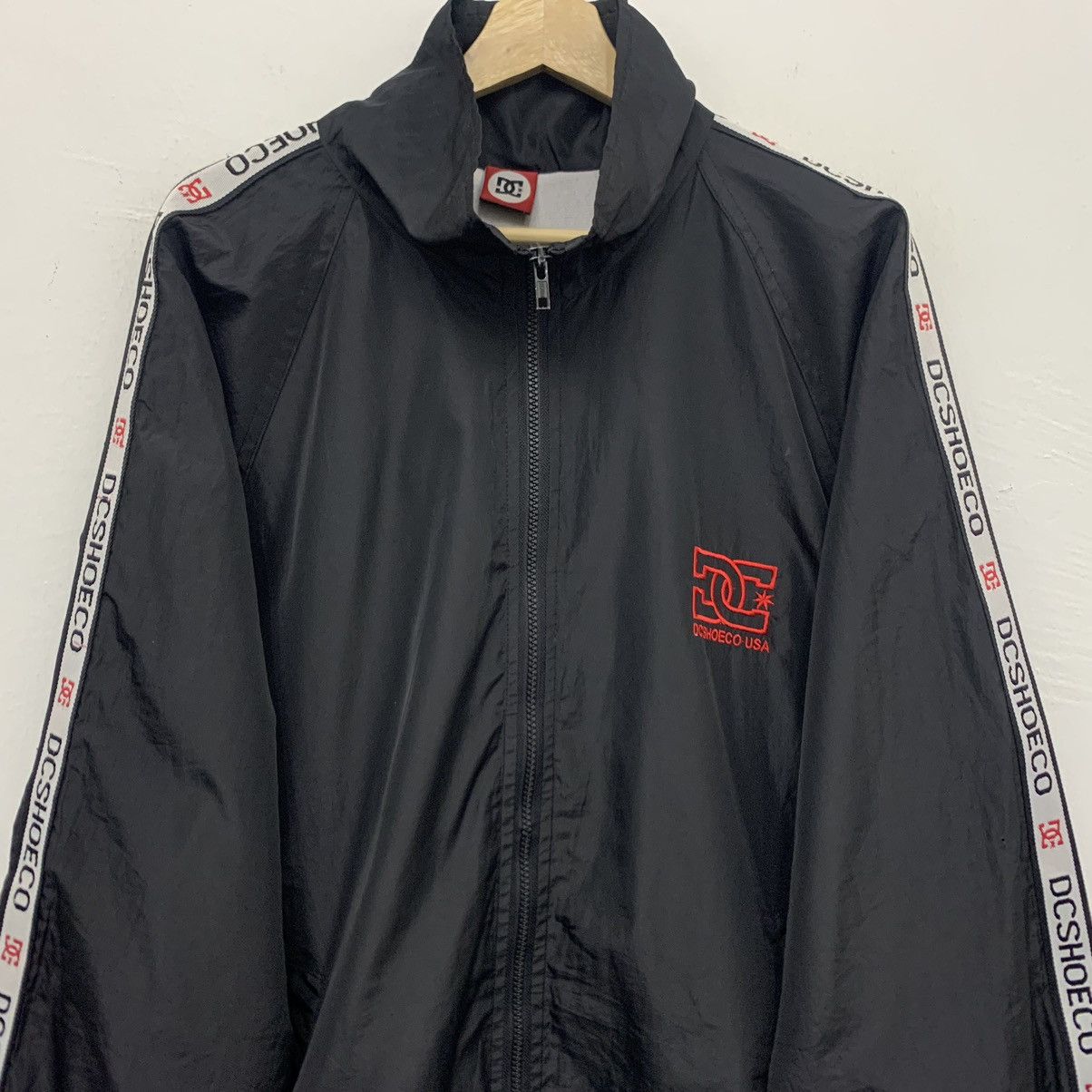 Other Vintage DC Shoe Co Usa Windbreaker Jacket Size US XL / EU 56 / 4 - 3 Thumbnail