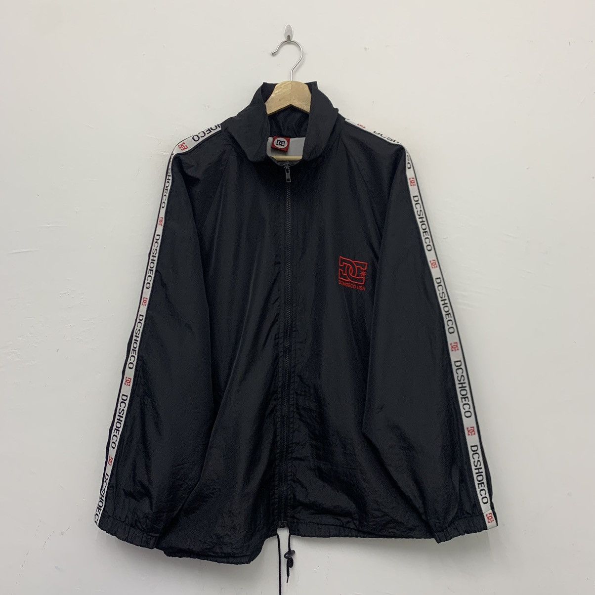 Other Vintage DC Shoe Co Usa Windbreaker Jacket Size US XL / EU 56 / 4 - 2 Thumbnail