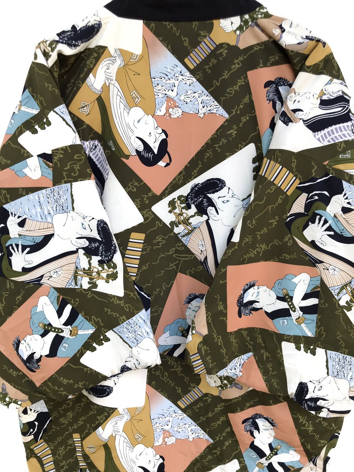Handmade × Japanese Brand Vintage Japan Quilted Kimono All Over Print Samurai Warrior Size US L / EU 52-54 / 3 - 1 Thumbnail
