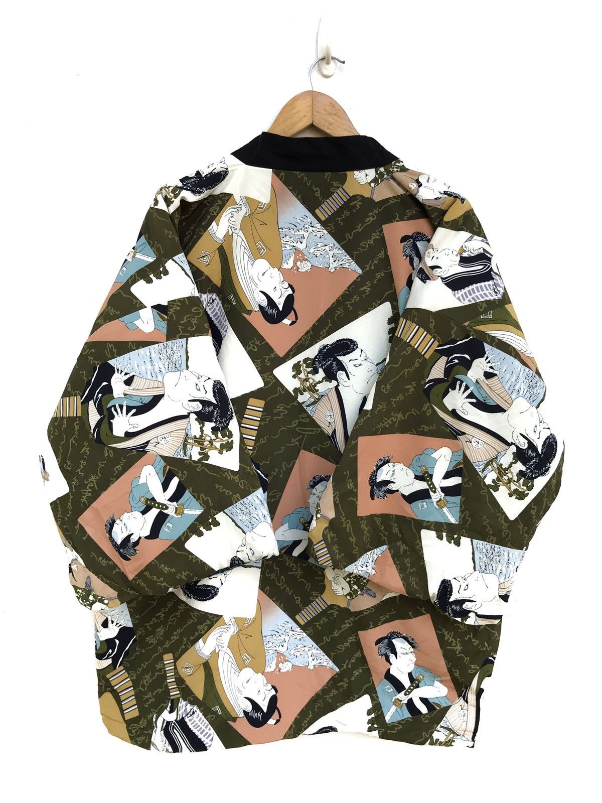 Handmade × Japanese Brand Vintage Japan Quilted Kimono All Over Print Samurai Warrior Size US L / EU 52-54 / 3 - 2 Thumbnail
