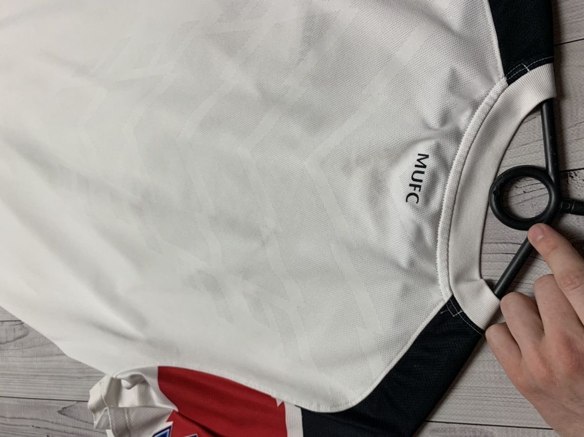 Nike Manchester United Soccer jersey white size L Size US L / EU 52-54 / 3 - 11 Thumbnail