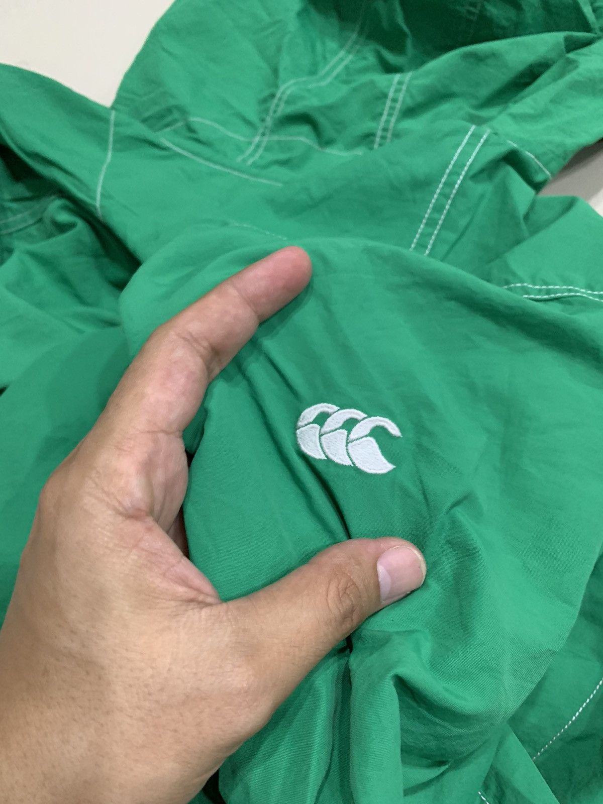 Canterbury of New Zealand NEAR MINT CABTERBURYOF NEW ZELAND WINDBREAKER HOODIE Size US M / EU 48-50 / 2 - 8 Thumbnail