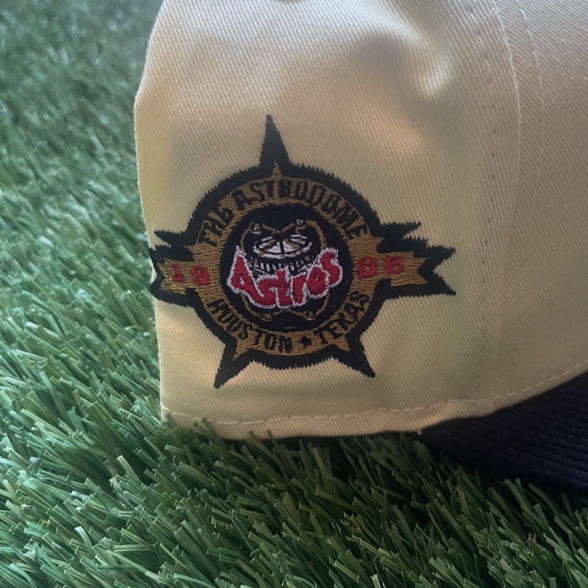 Cooperstown Collection × MLB × New Era Houston Astros 1986 Astrodome New Era 59Fifty Fitted 7 3/8 Size ONE SIZE - 2 Thumbnail