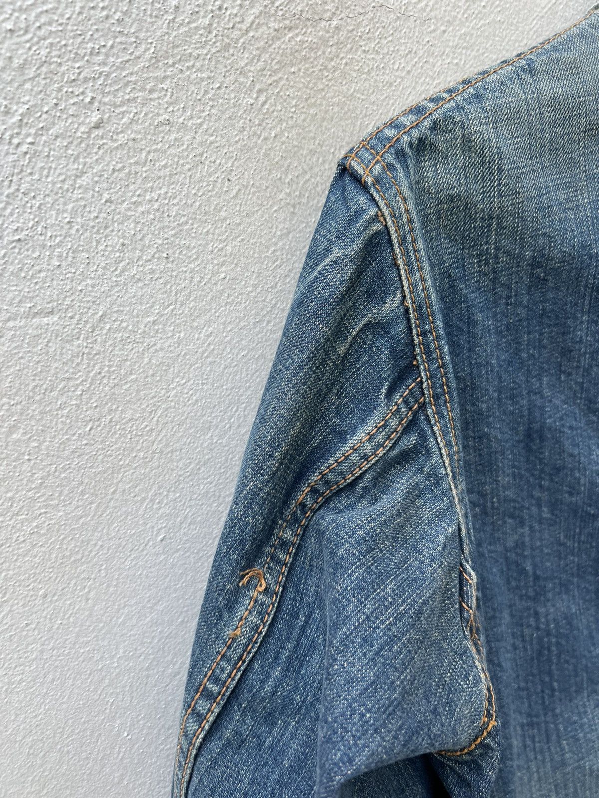 Levi's Vintage 2005 Levi’s Fade Blue Denim Work Jacket Size US M / EU 48-50 / 2 - 18 Thumbnail