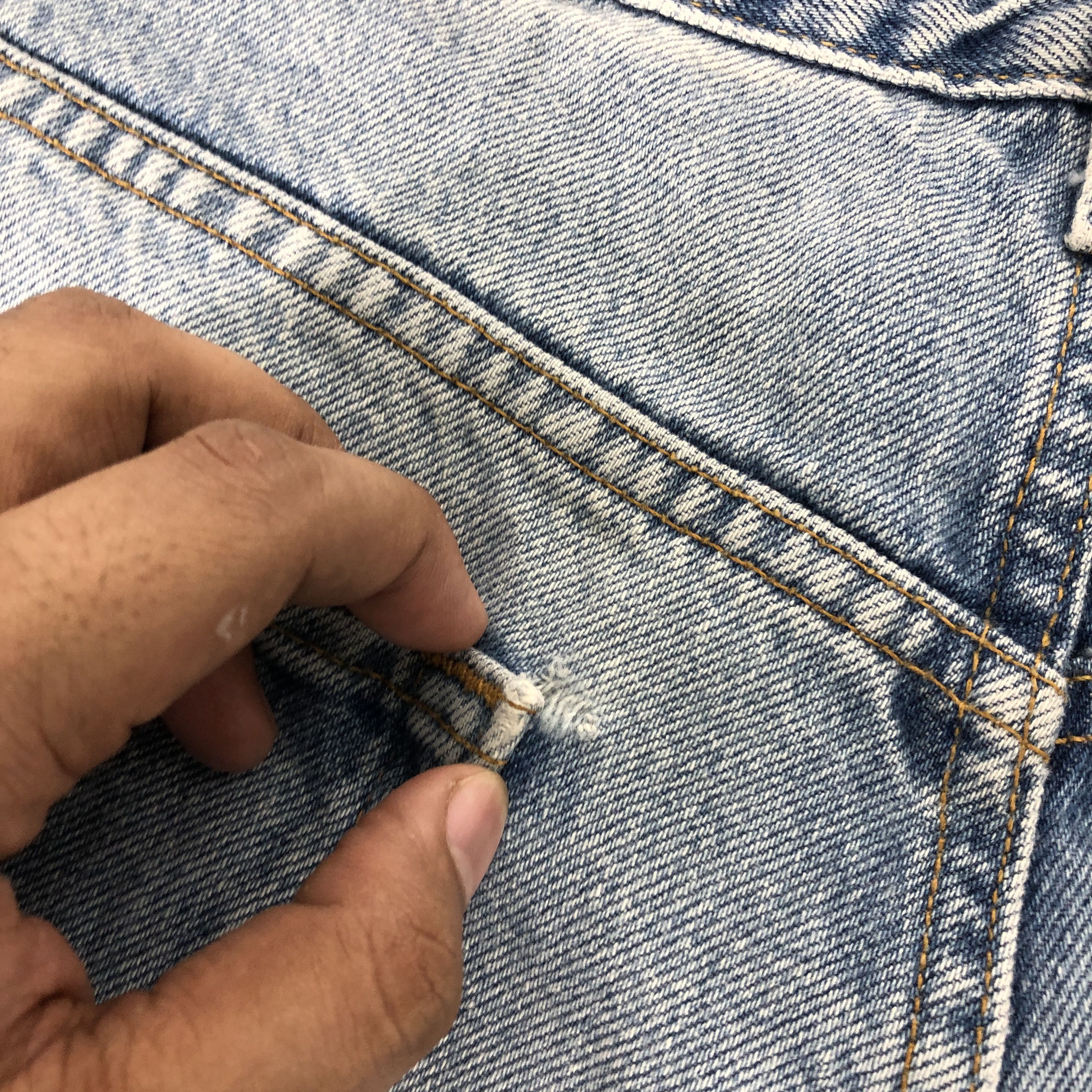 Levi's Vintage Levi's 559 Relaxed Straight Leg Faded Blue Jean Size US 38 / EU 54 - 14 Thumbnail