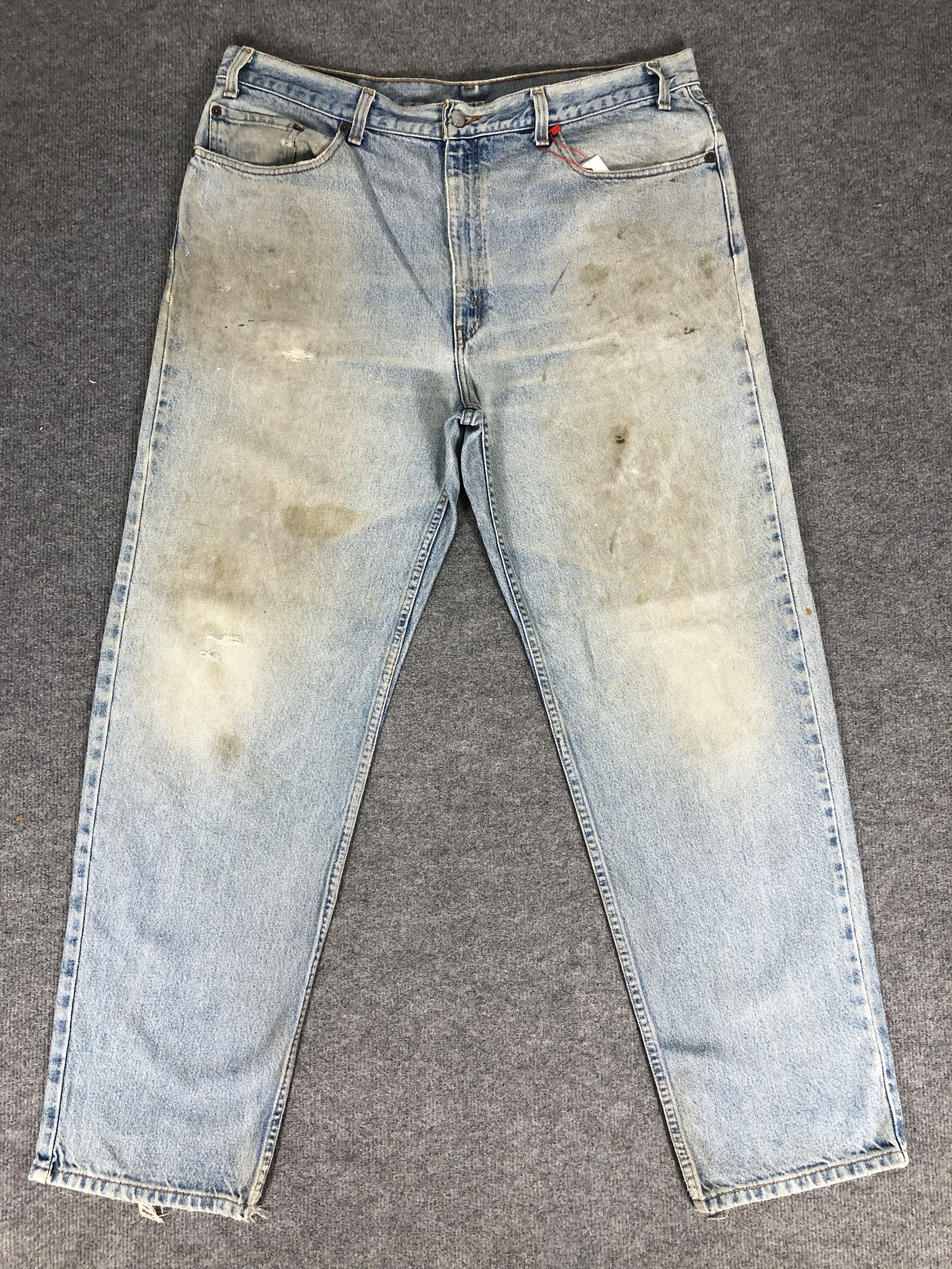 image of Distressed Denim x Levis Vintage Levi's Relaxed Straight Leg Faded Dirty Wash Jean in Dirty Light B