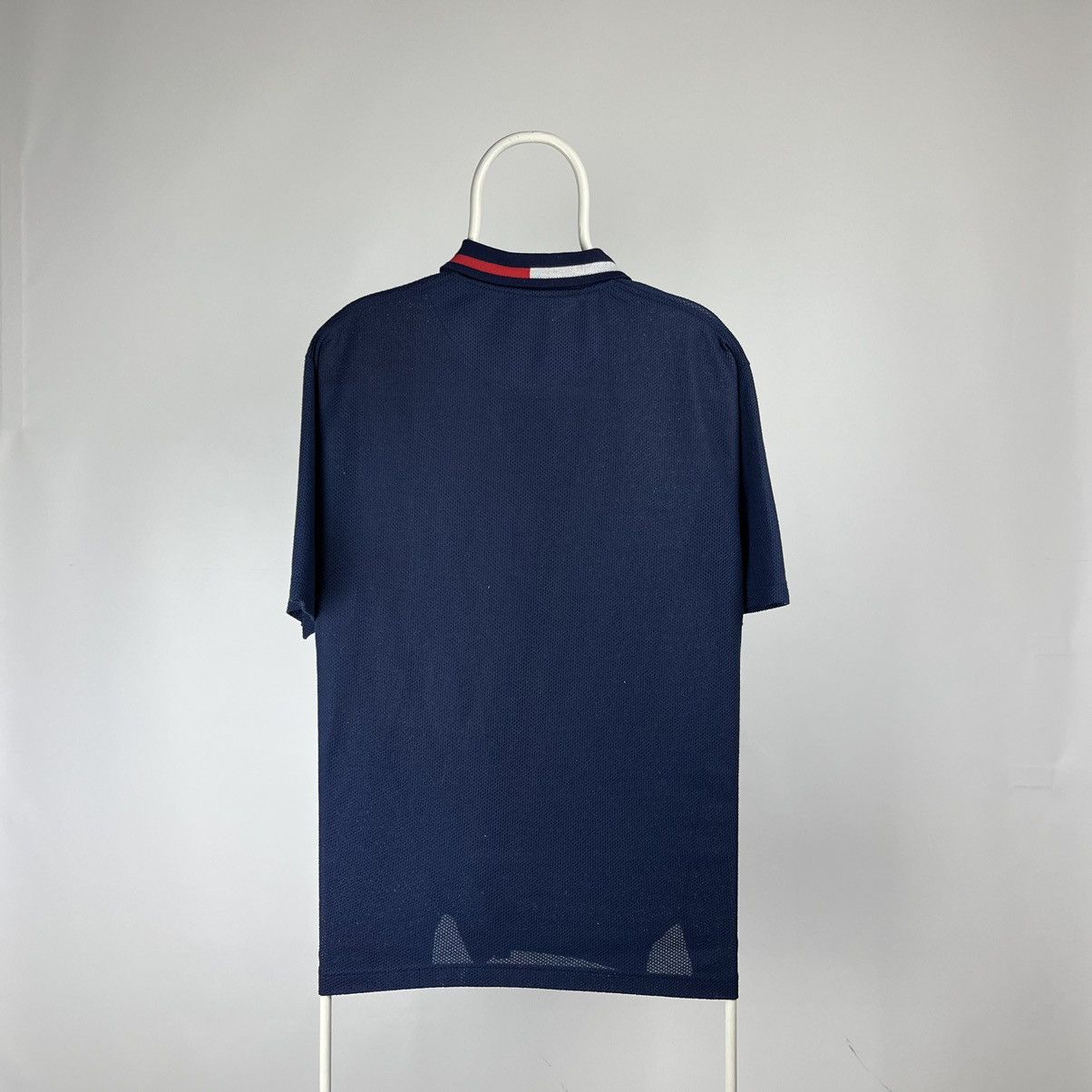 Tommy Hilfiger Tommy Hilfiger polos vintage size Large Size US L / EU 52-54 / 3 - 2 Thumbnail